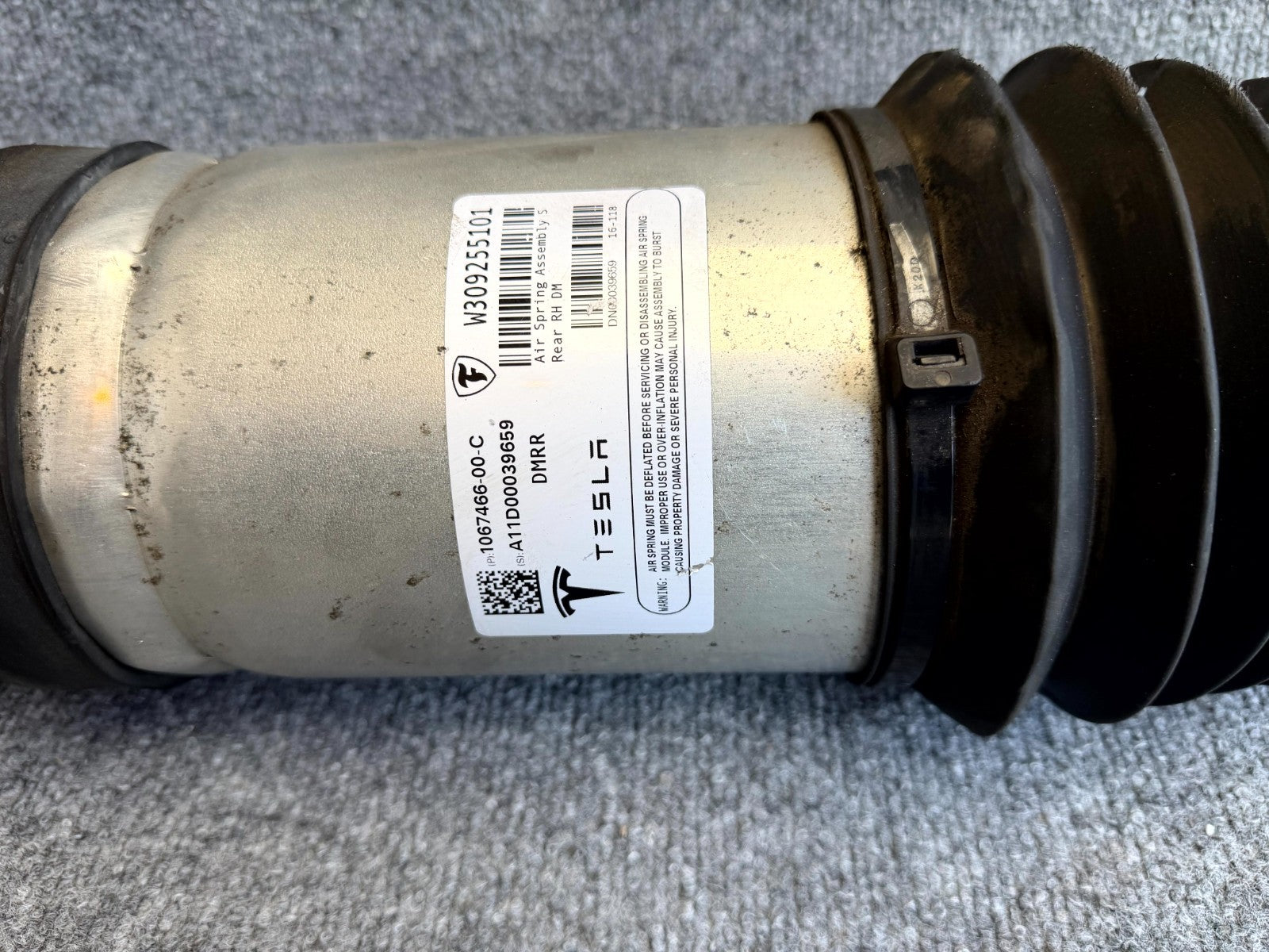 2016 – 2020 TESLA MODEL S REAR RIGHT SIDE AIR SPRING SHOCK OEM, 1067466-00-C