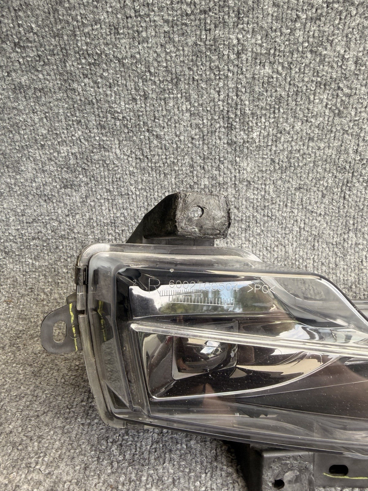 2017-2024 Tesla Model 3 / Y Front Right Hand Fog Light 2 Pin 1077390-00-F OEM