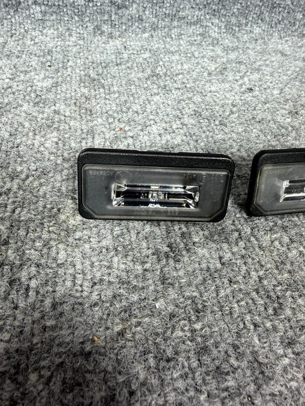 2016-2020 Tesla Model X Rear License Plate Light Lamp Set OEM, 1034341-00-B