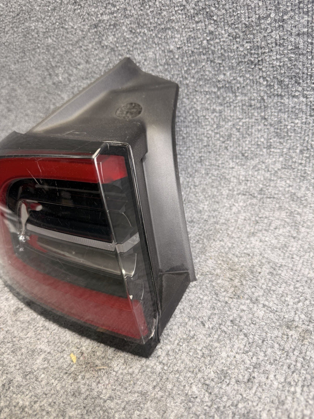 17-24 Tesla Model 3 Y Rear Left Hand Tail Light 4 Pin 1502086-00-D /scratches