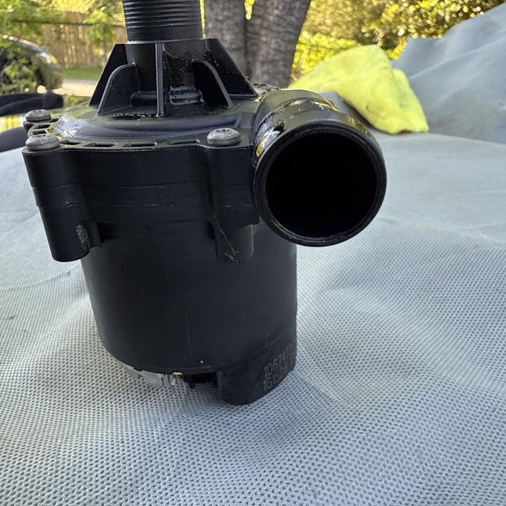 2016-2020 Tesla Model S Auxiliary Coolant System Pump OEM, 1067473-99-C