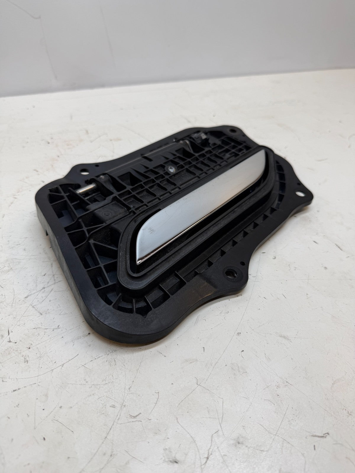 2016-2020 Tesla Model S Front Left Driver Side Exterior Door Handle