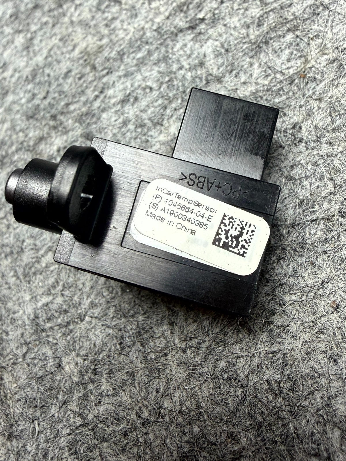 ♦️2017-2023 TESLA MODEL 3 FANLESS CABIN TEMPERATURE SENSOR OEM, 1045664-04-E