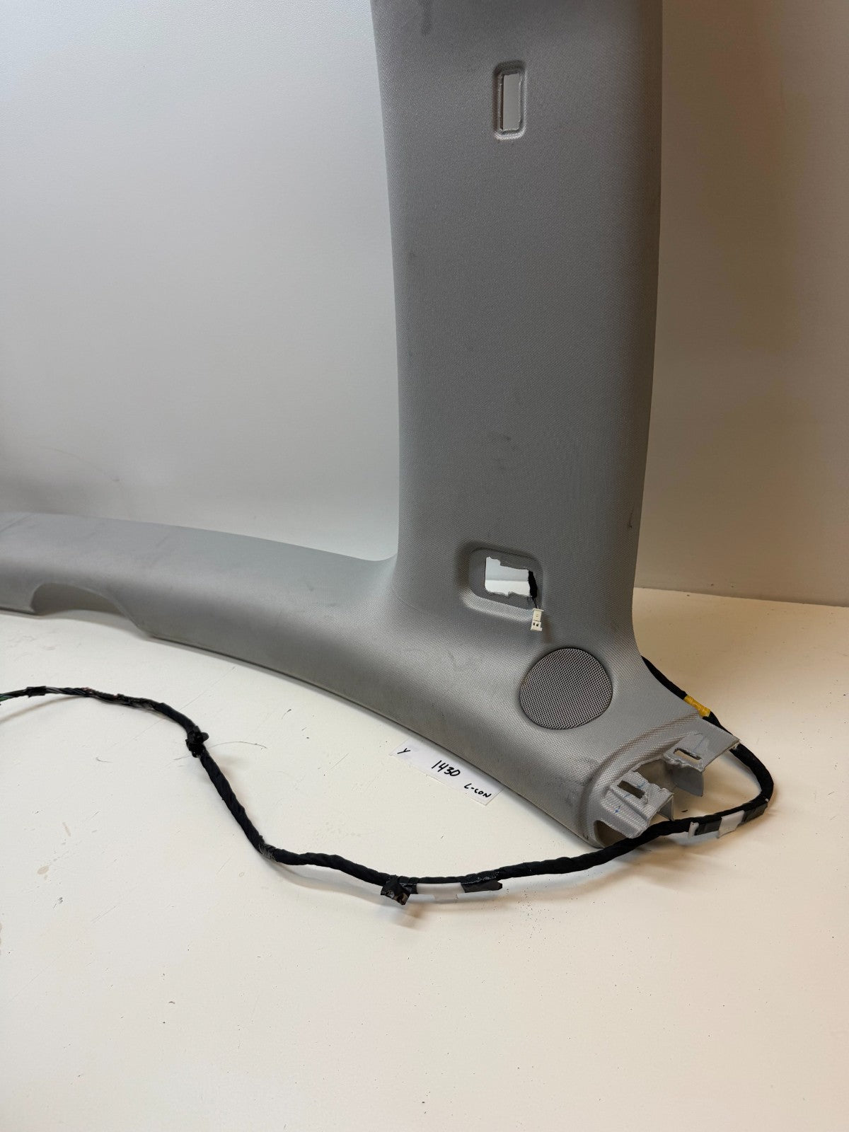20-24 TESLA MODEL Y ROOF HEADLINER CEILING LINER PANEL COVER TRIM 1489049-00-D