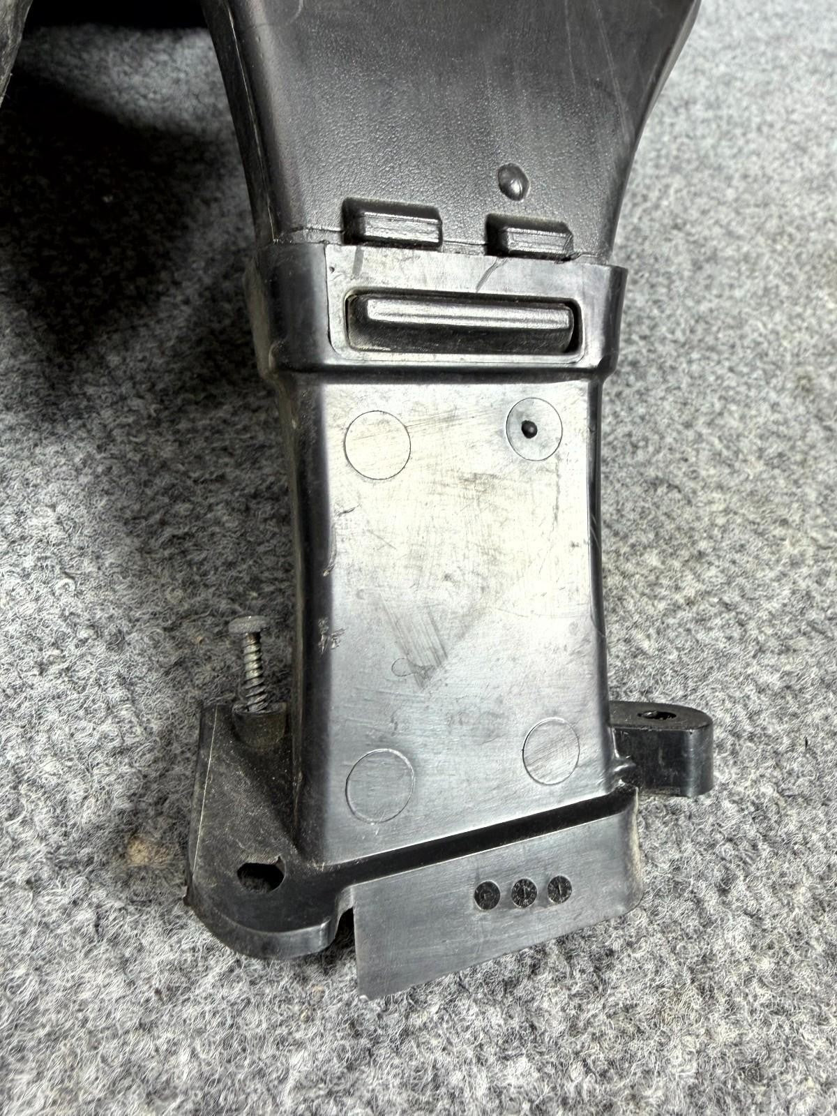 2016-2020 Tesla Model S Left Driver Side Air Duct Vent OEM, 1043927-00-E