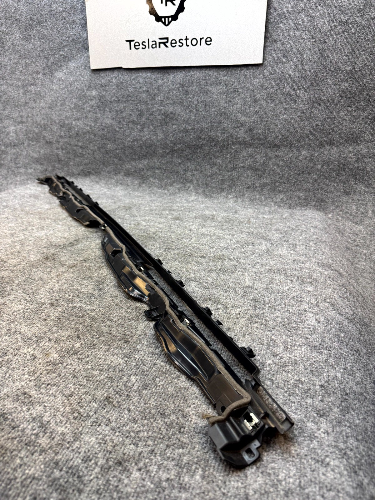 17–23 TESLA MODEL 3 FRONT INSTRUMENT PANEL BLOW FINISHER SUPPORT OEM 176636500A