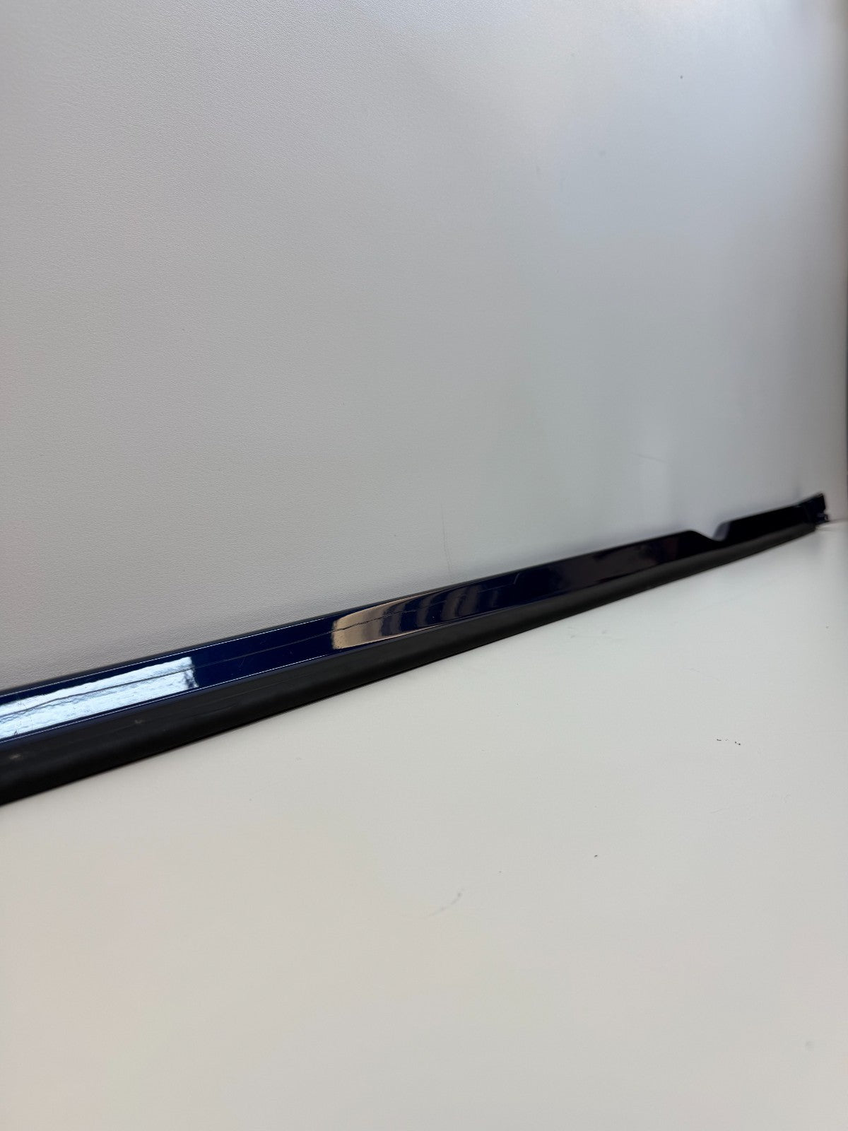 2012-25 Model S Passenger Rocker Skirt Molding Scuff Panel Right RH 1012217-00-F