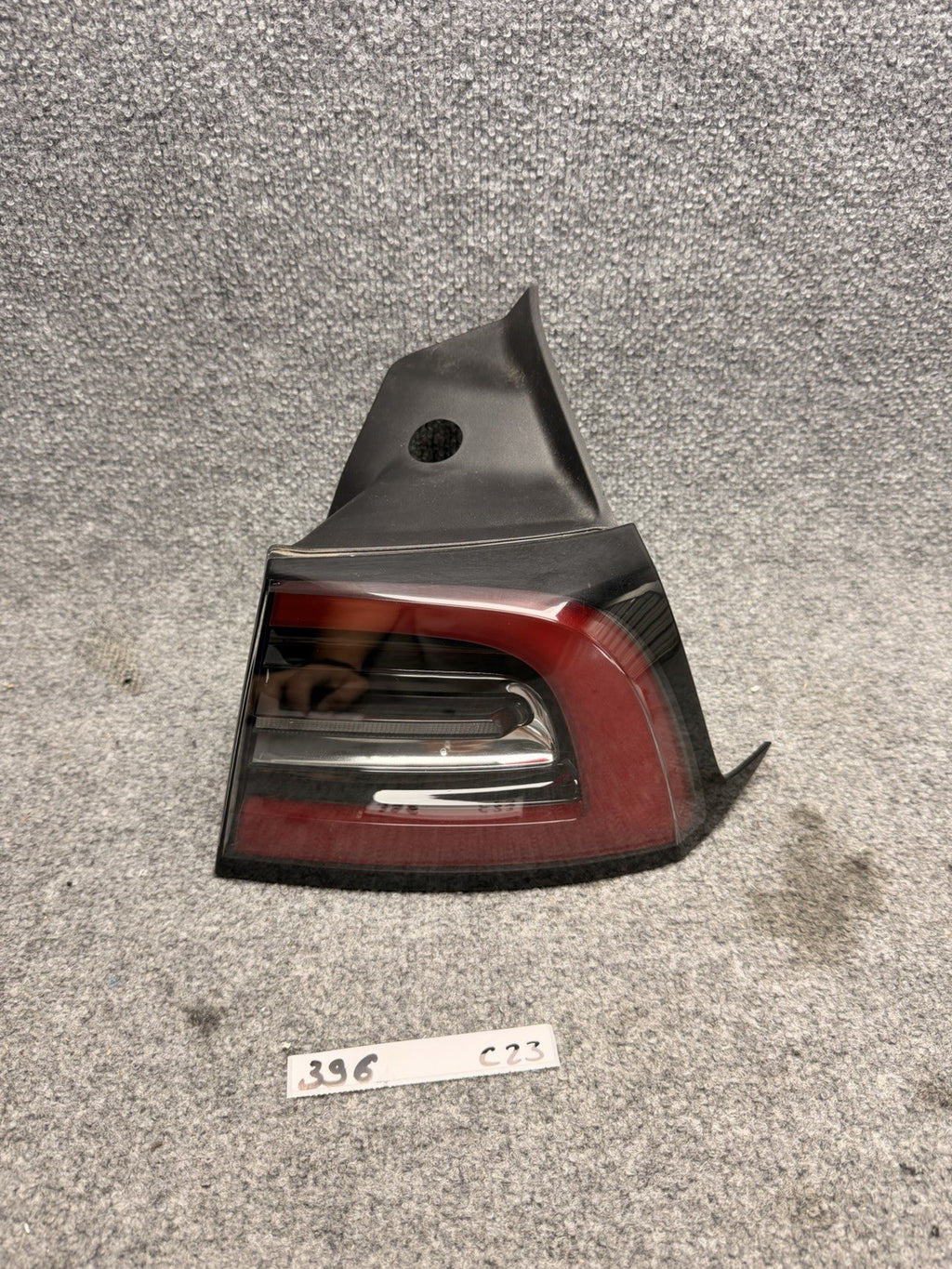 21-25 Tesla Model 3 Y Rear Right Passenger Outer LED Tail Light Lamp 4 Pin OEM