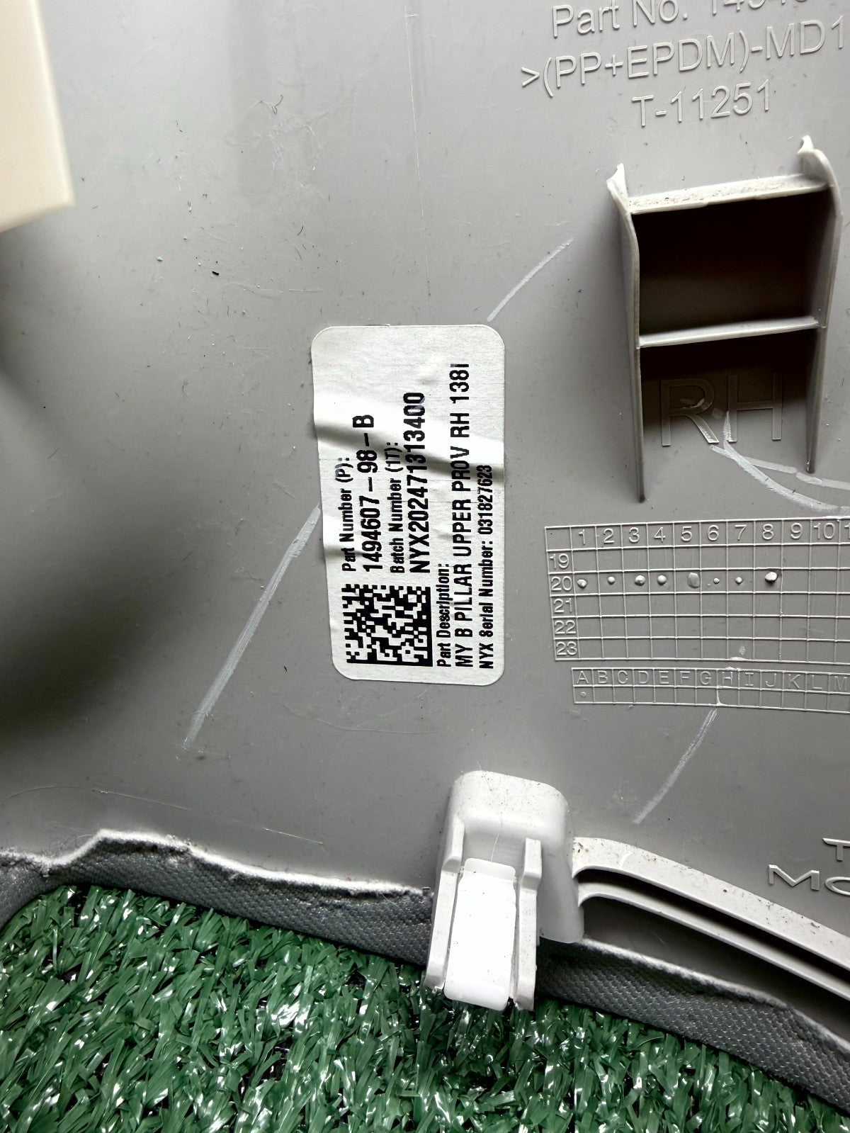 ♦️2020-2023 TESLA MODEL Y RIGHT SIDE UPPER B PILLAR COVER PANEL OEM, 149460798B