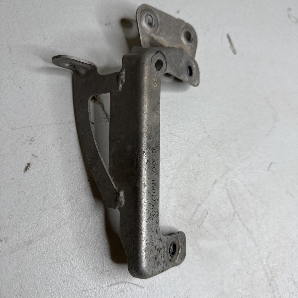 ♦️2016 - 2020 TESLA S MS BATTERY CHILLER OIL COOLER BRACKET OEM, 1027569-00-D