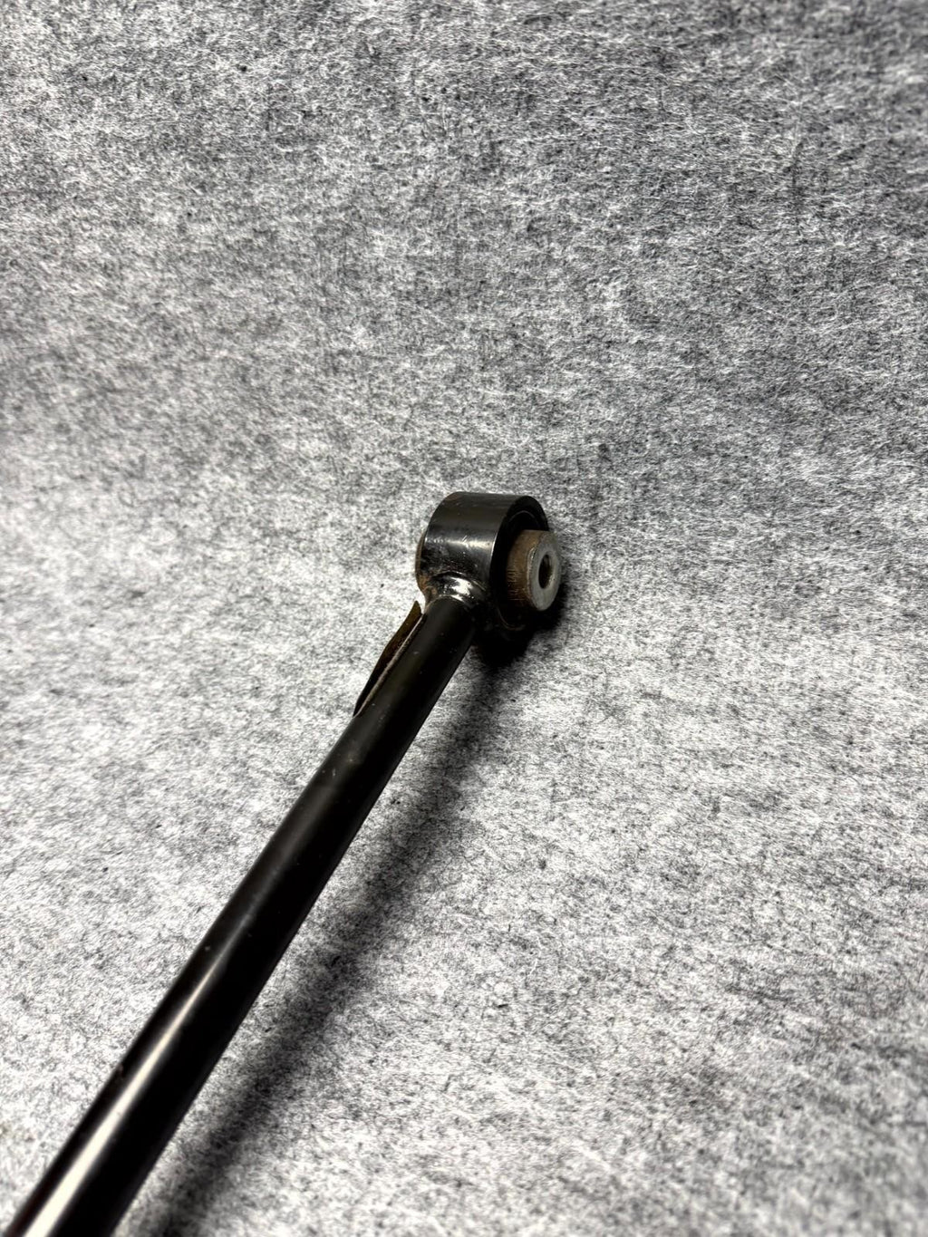 ♦️17-23 TESLA MODEL 3 REAR LEFT SIDE LOWER LINK CONTROL ARM OEM, 1044444-00-A