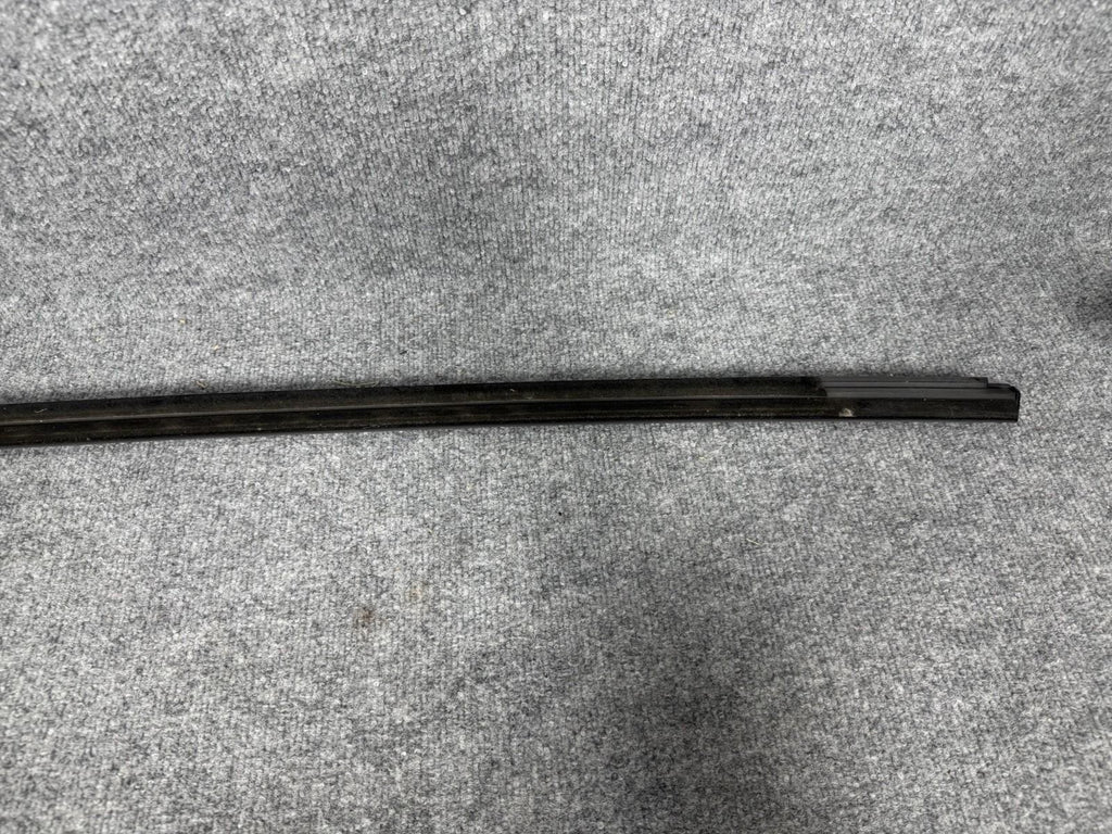 ♦️2017-2023 TESLA MODEL 3 REAR LEFT SIDE DOOR WINDOW BELT MOLDING OEM, 108074501