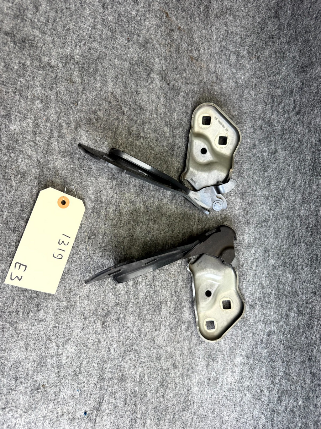 ♦️2017 - 2023 TESLA MODEL 3 FRONT LEFT & RIGHT SIDE HOOD HINGE OEM, 1098792-00-D