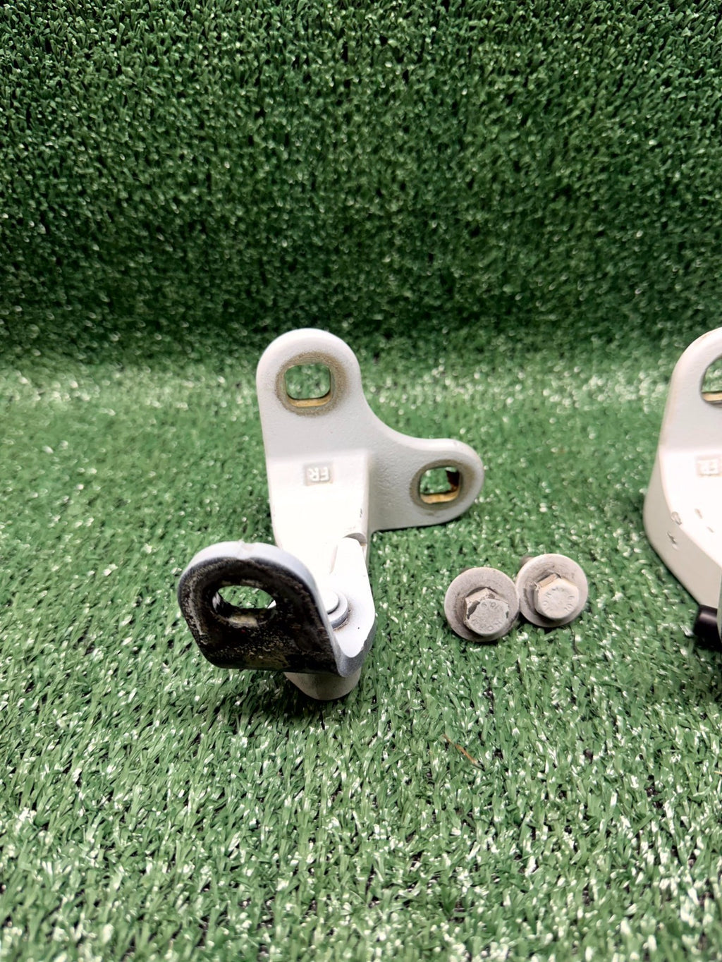♦️20-23 TESLA MODEL Y FRONT LEFT & RIGHT DOOR UPPER HINGE SET OEM, 1497496-00-B