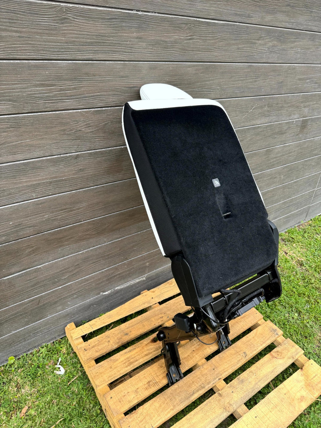 2020-2024 TESLA MODEL Y REAR RIGHT UPPER SEAT CUSHION W/ FRAME OEM, 1494840-91-B