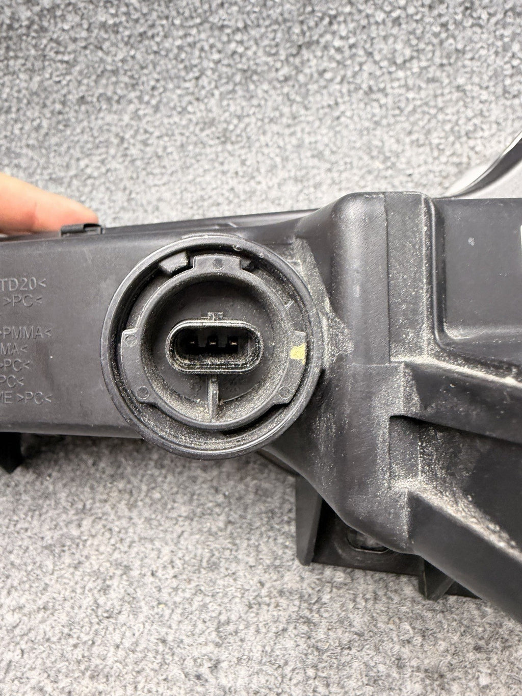 2021-2023 Tesla Model 3 Right Passenger Foglamp 1077392-00-F