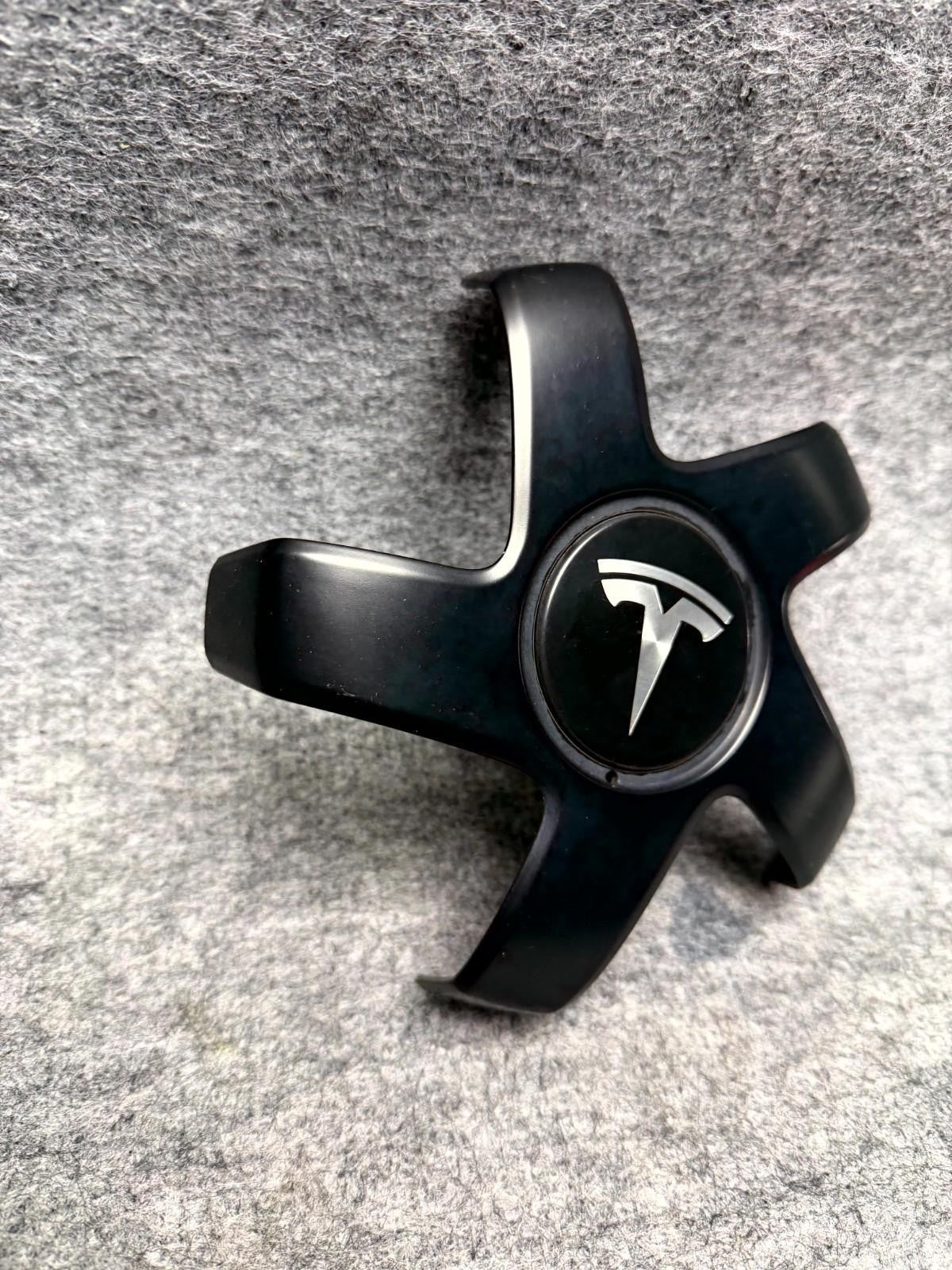 ♦️2017-2023 TESLA MODEL 3 STILETTO CENTER WHEEL CAP 19" & 20" OEM, 1044234-00-A