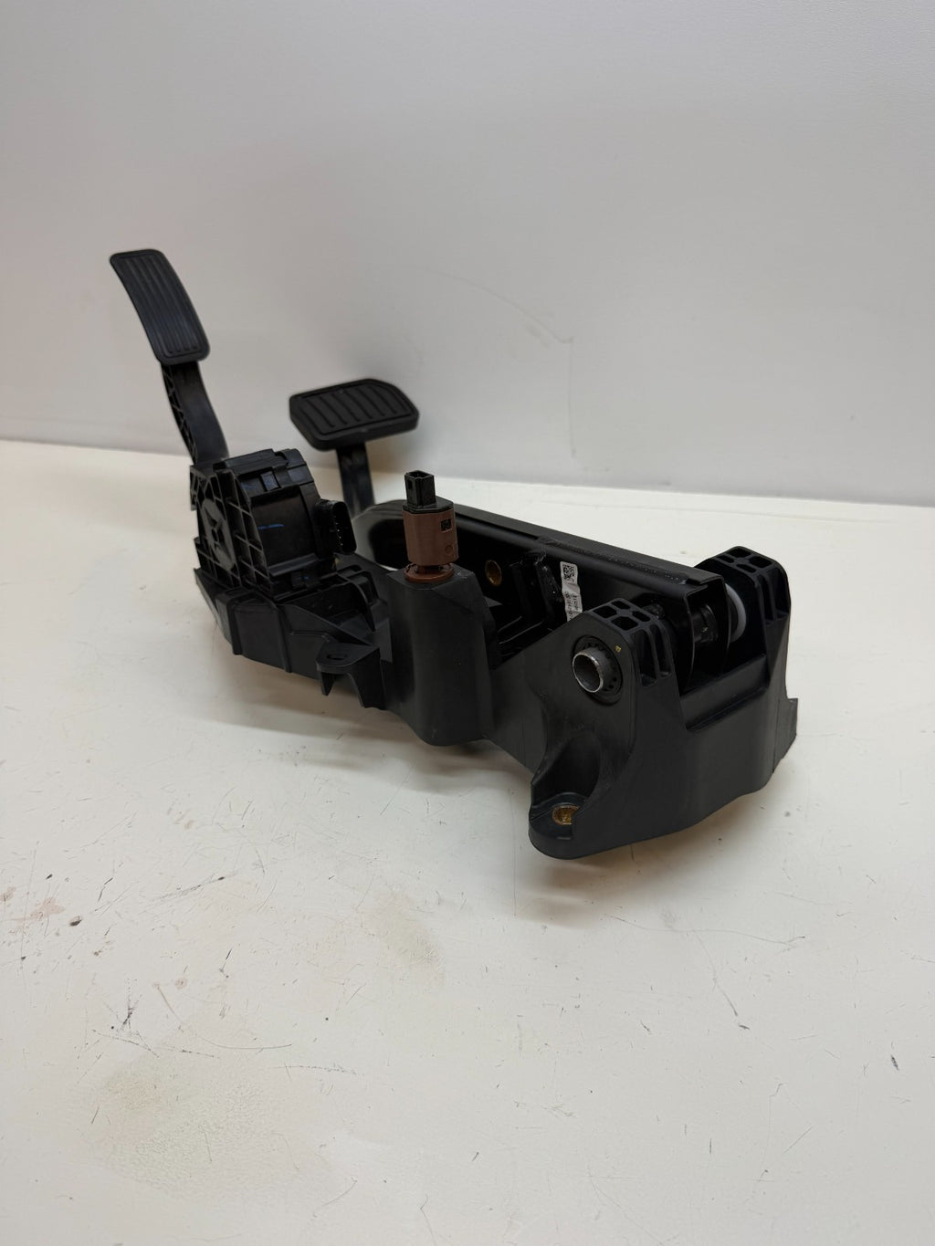 2017-2023 Tesla Model Y Accelerator Brake & Gas Pedal Set 1188691-00-B