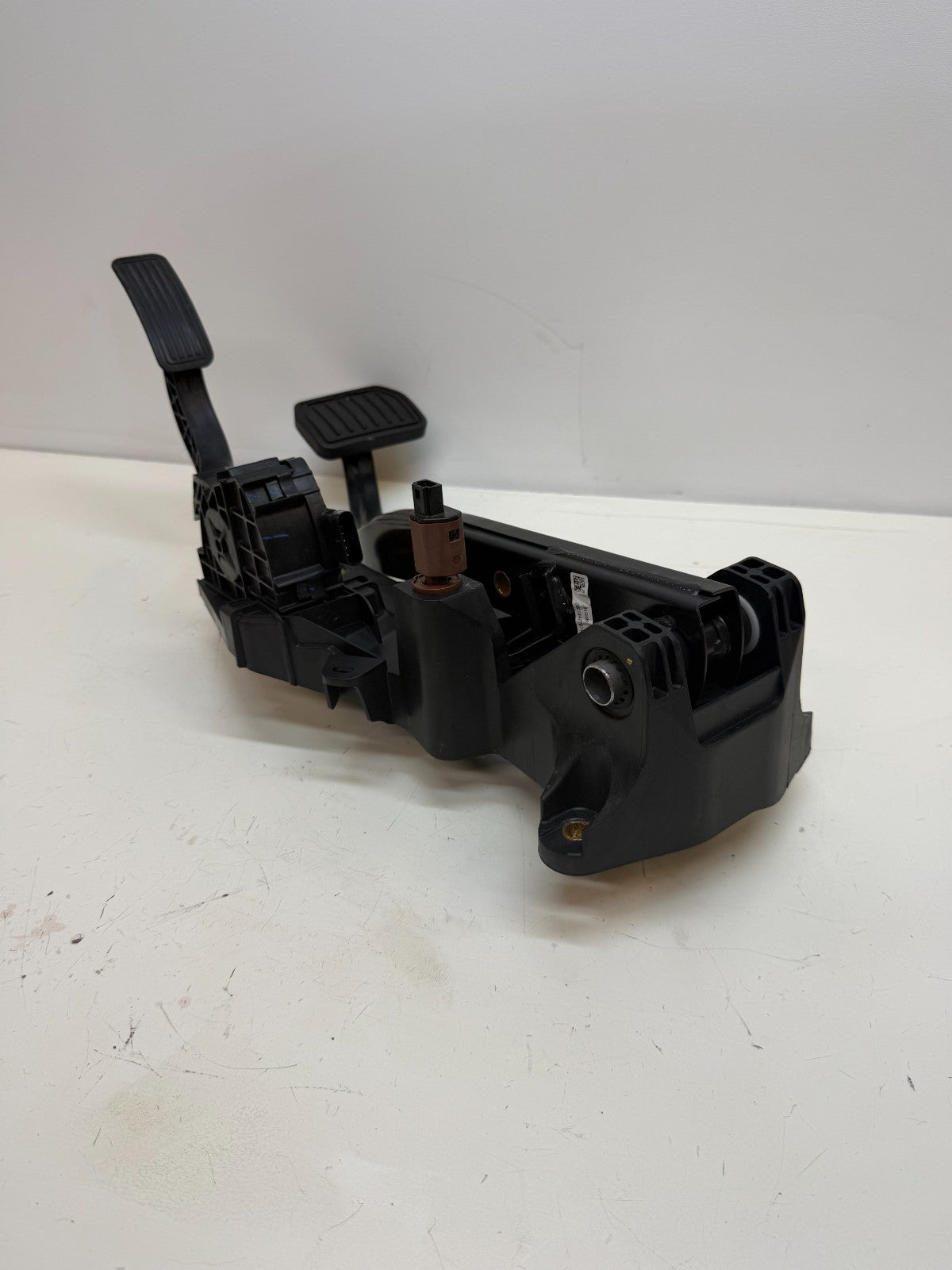 2017-2023 Tesla Model Y Accelerator Brake & Gas Pedal Set 1188691-00-B