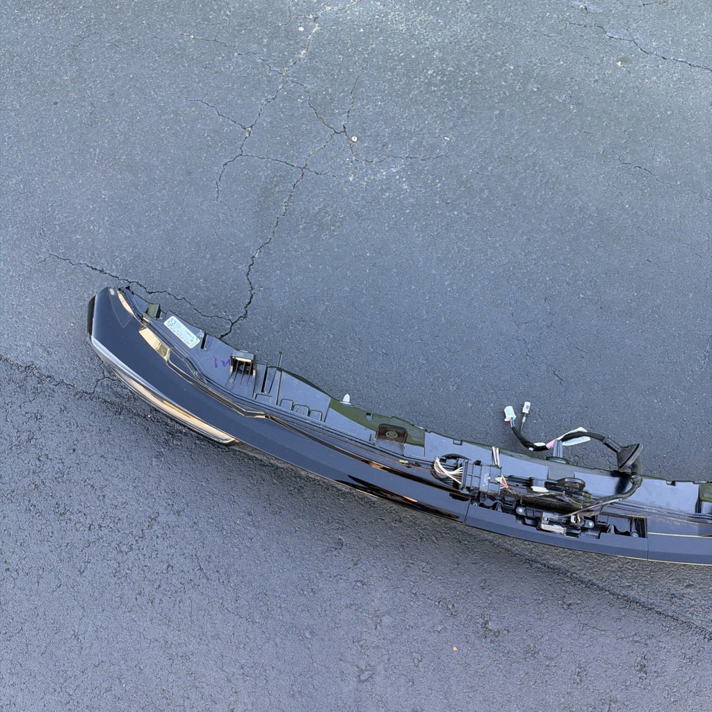 2025 2026 TESLA MODEL Y JUNIPER TAIL LIGHT OEM CENTER LED TAIL LAMP