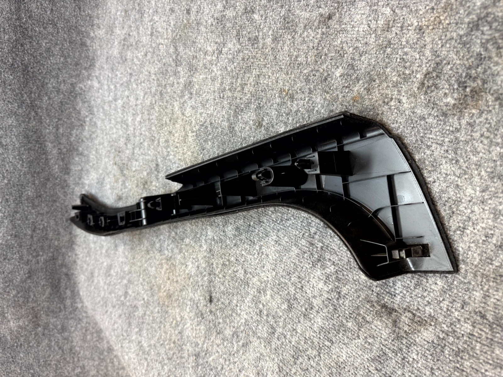 2020 - 2024 TESLA MODEL Y REAR TRUNK LOAD FLOOR BRACKET OEM, 1935924-70-E