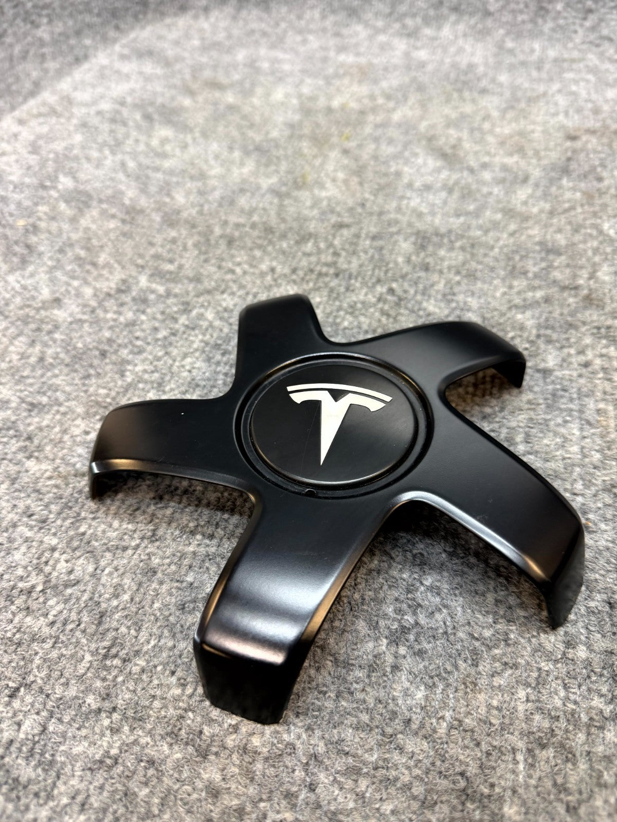 2017–2023 TESLA MODEL 3 WHEEL CENTER HUB CAP TRIM COVER OEM, 1044234-00-A