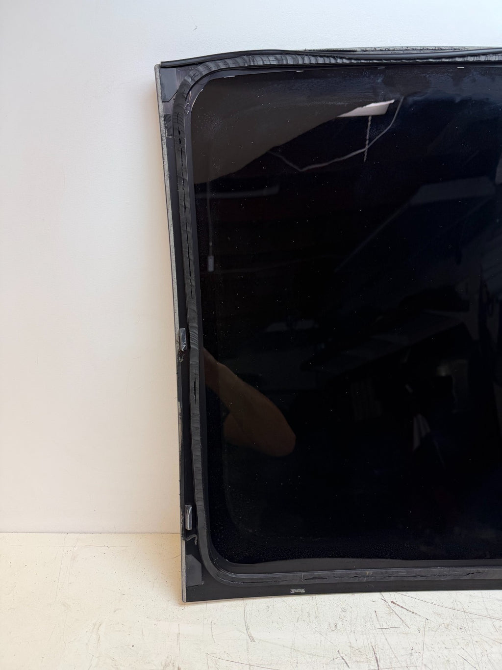 2018-2023 Tesla Model 3 Middle Panoramic Sunroof Roof Glass Window Moonroof OEM