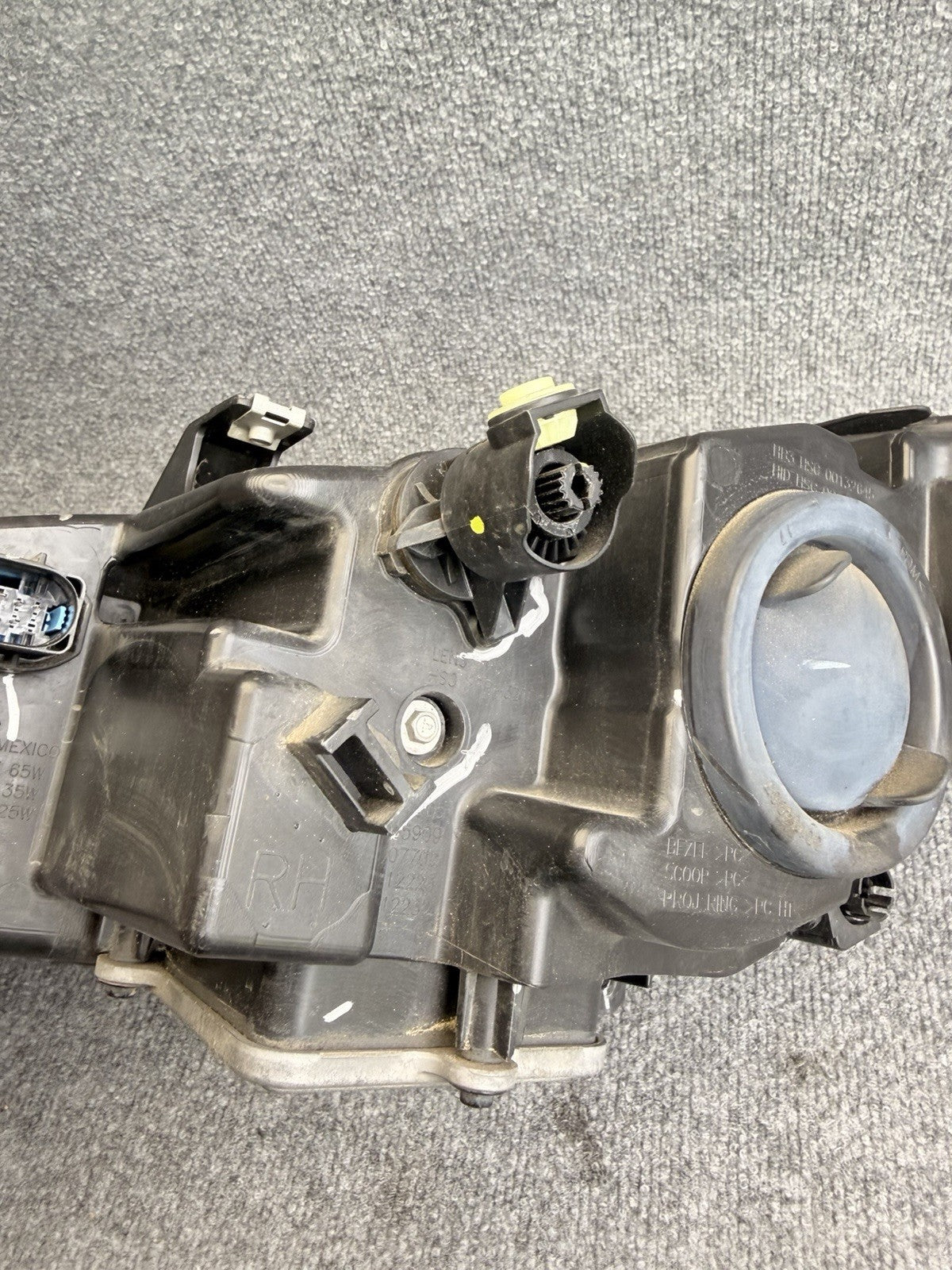 OEM 2012-2016 Tesla Model S HID Complete Right Passenger Headlight 6005907-00-D