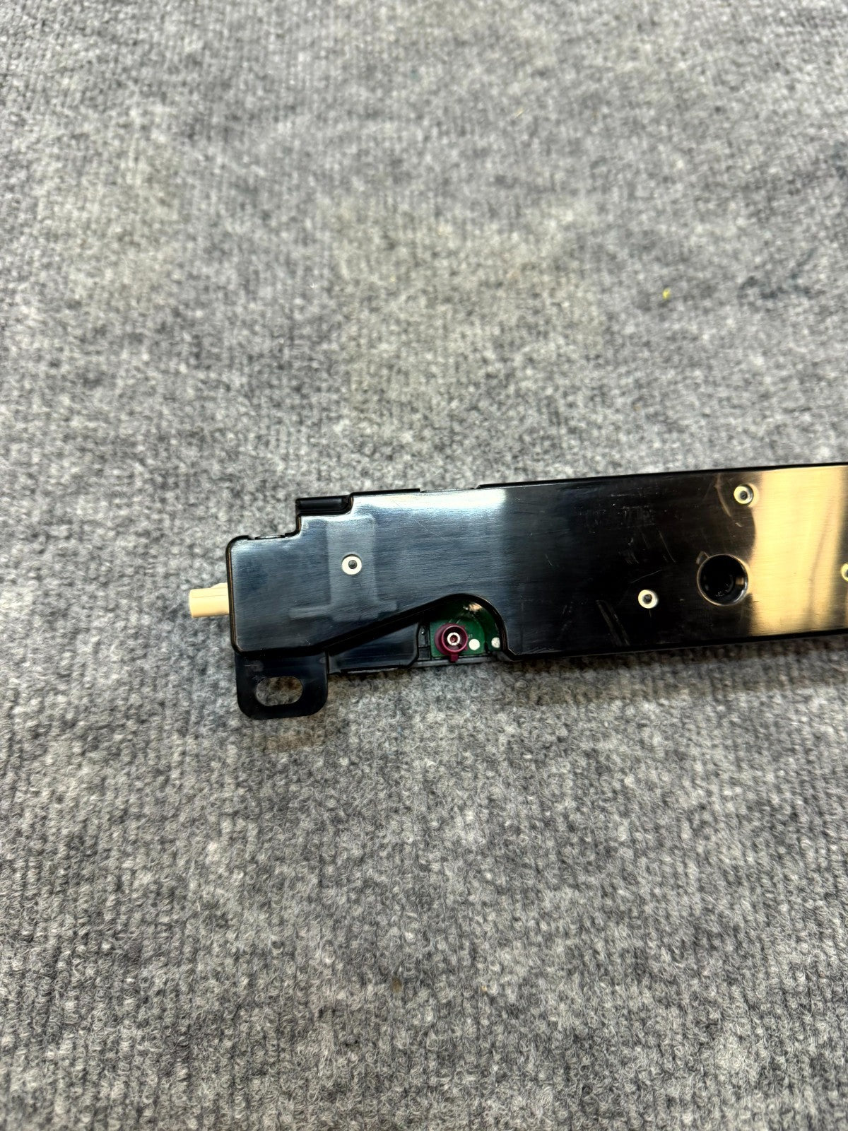 2020-2025 TESLA MODEL Y WIFI BLUETOOTH ANTENNA CONTROL MODULE OEM, 1585601-99-D