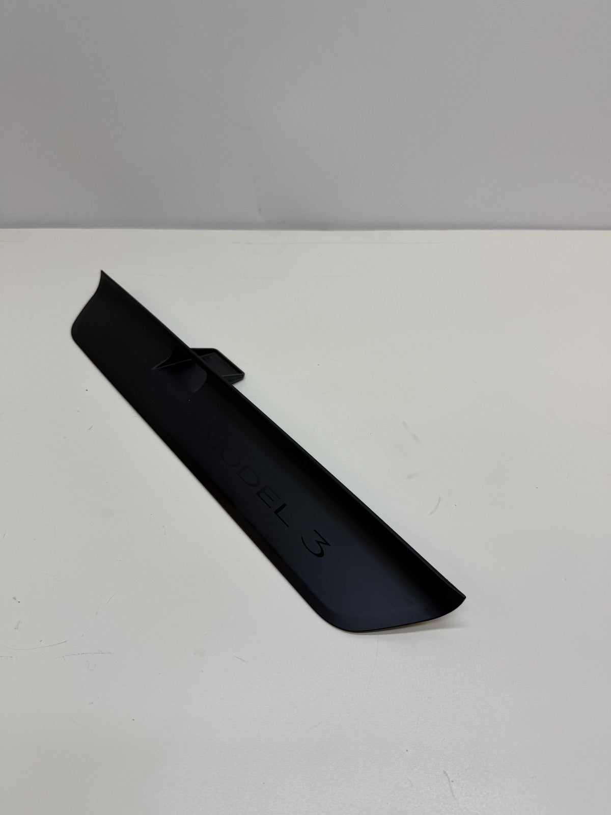 2024-2025 Tesla Model 3 Front Passenger Side Door Sill Plate Right 1917242-00