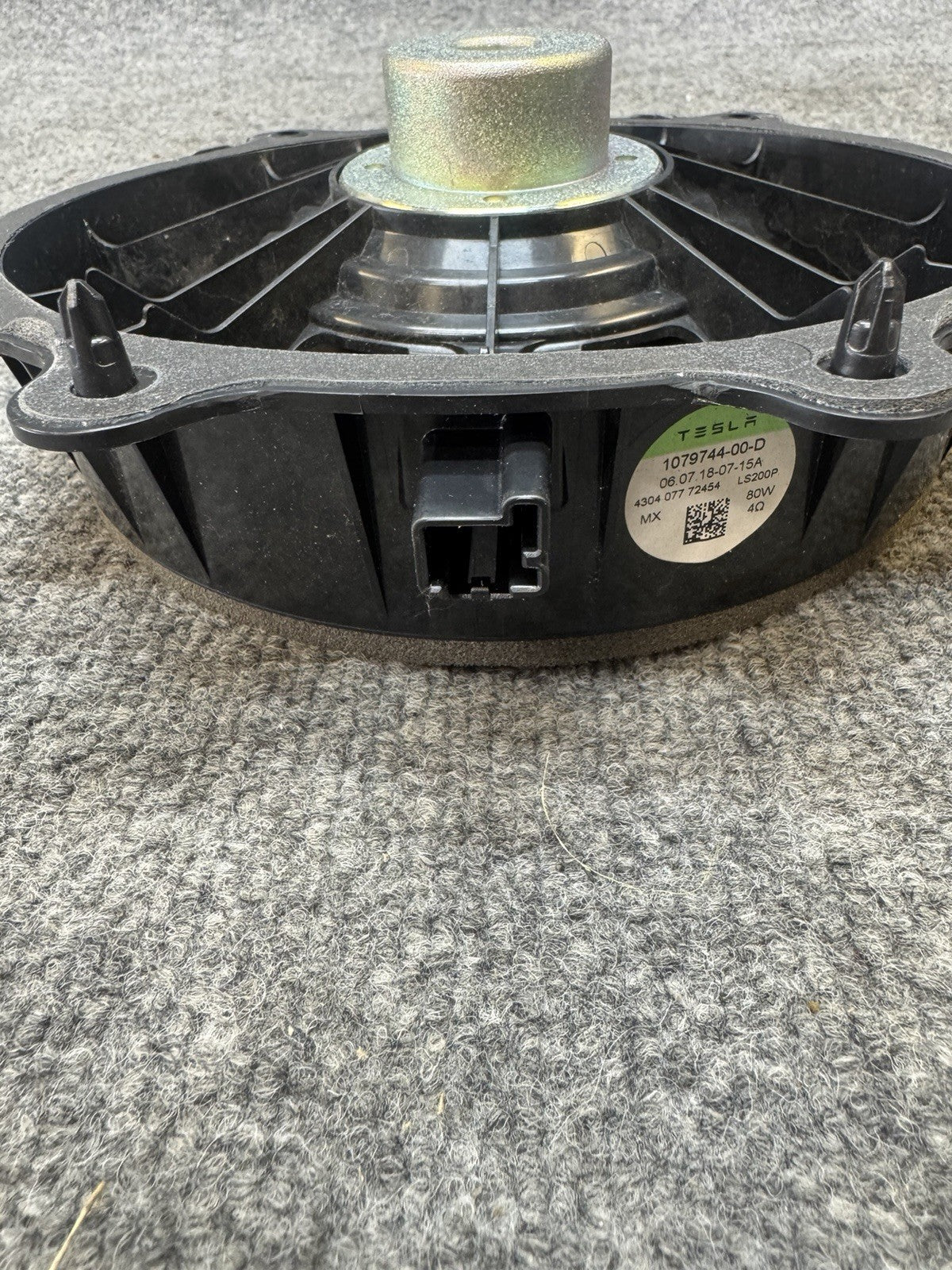 2017-2023 TESLA MODEL Y/3 LEFT FRONT AUDIO SPEAKER 200MM 1079744-00-E OEM