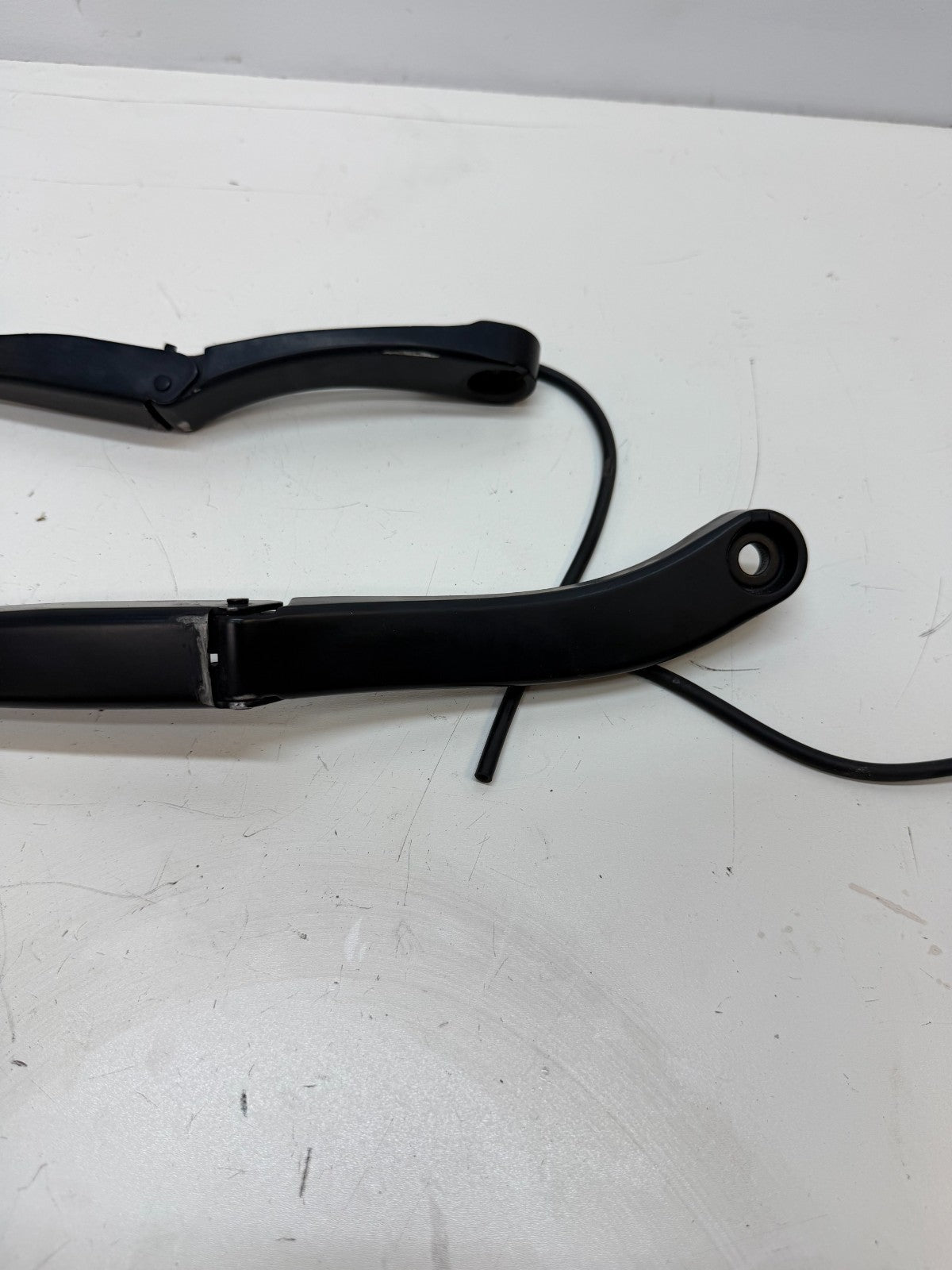 20-24 TESLA MODEL Y FRONT WINDSHIELD LEFT RIGHT WIPER ARM W/ BLADE SET 97036203