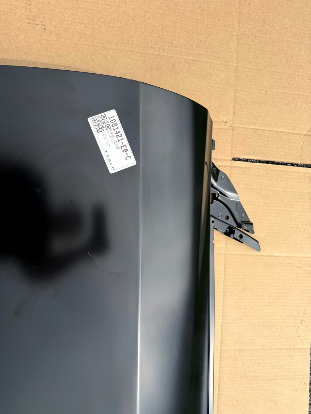 2017 - 2023 TESLA MODEL 3 FRONT LEFT DRIVER SIDE DOOR SHELL OEM, 1081421-E0-C