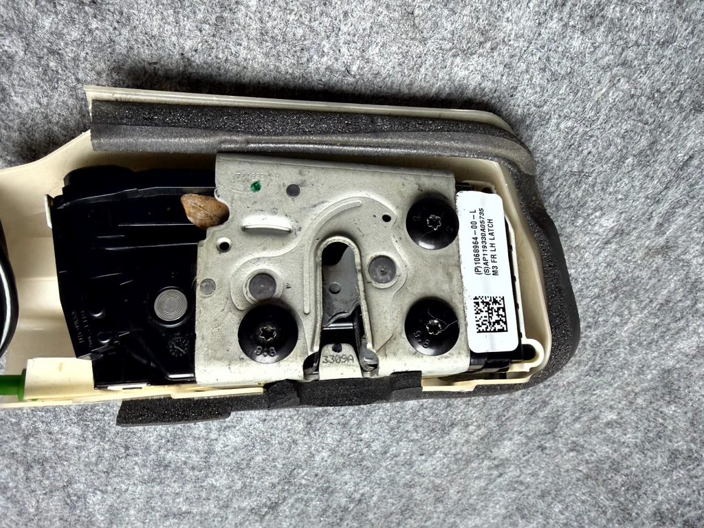 ♦️17–23 TESLA MODEL 3 FRONT LEFT SIDE DOOR LOCK LATCH ACTUATOR OEM, 1068964-00-L