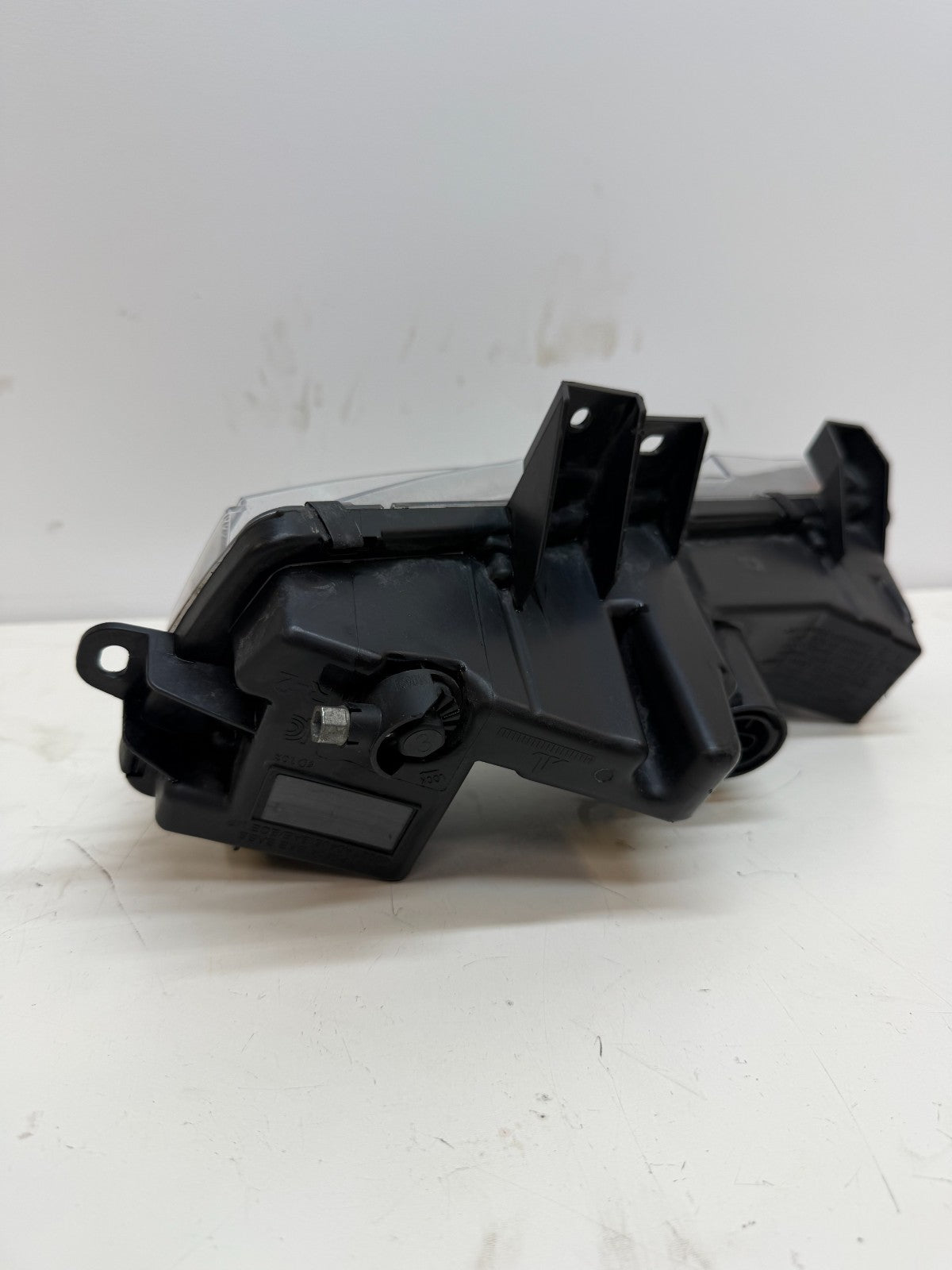 2017 - 2023 Tesla Model 3 Y Front Right 3 Pin LED Fog Light Lamp 1077392-00-F