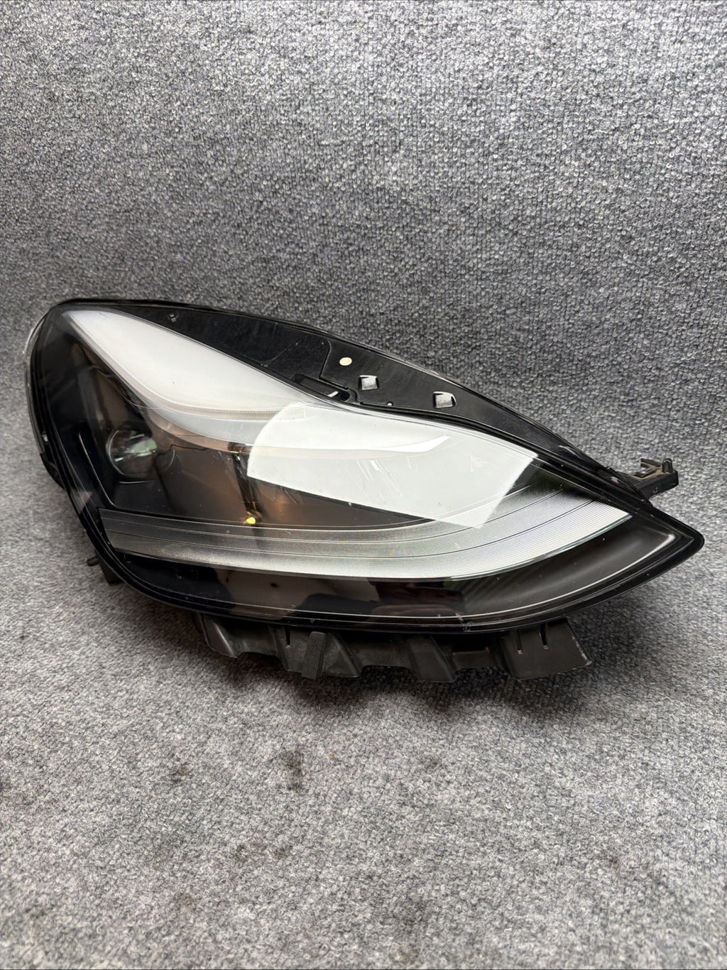 ♦️OEM 2021-2024 Tesla Model Y Right Passenger Matrix LED Headlight 1514953-00-D