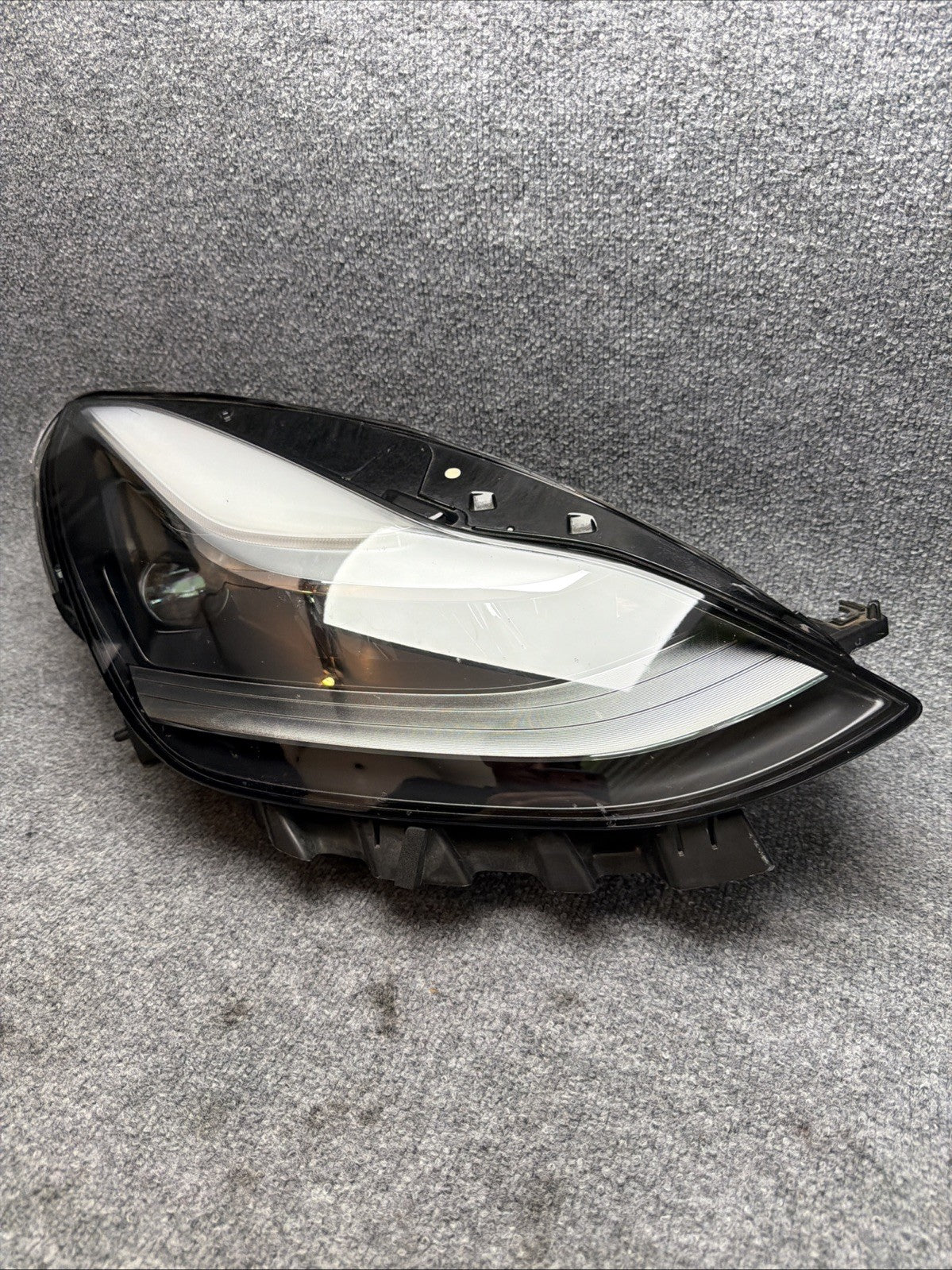 ♦️OEM 2021-2024 Tesla Model Y Right Passenger Matrix LED Headlight 1514953-00-D