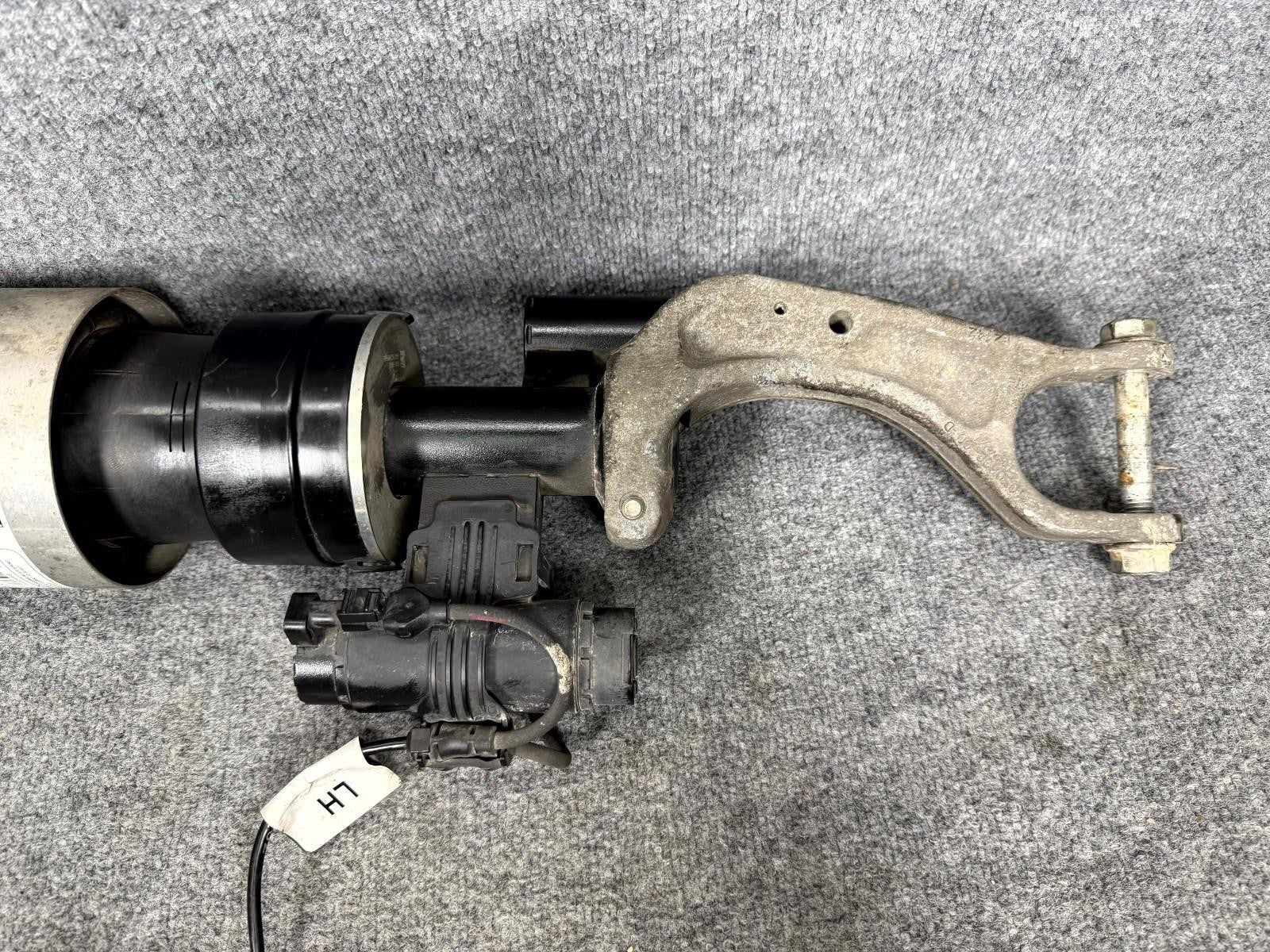 ♦️16-20 Tesla Model X Front Left Air Suspension Shock Absorber OEM, 1620361-00-C