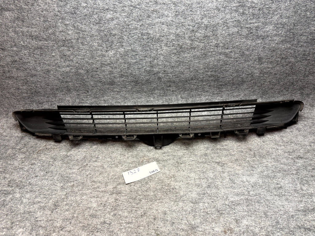 ♦️2017–2023 TESLA MODEL 3 FRONT BUMPER LOWER CENTER GRILLE OEM, 1085927-00-C