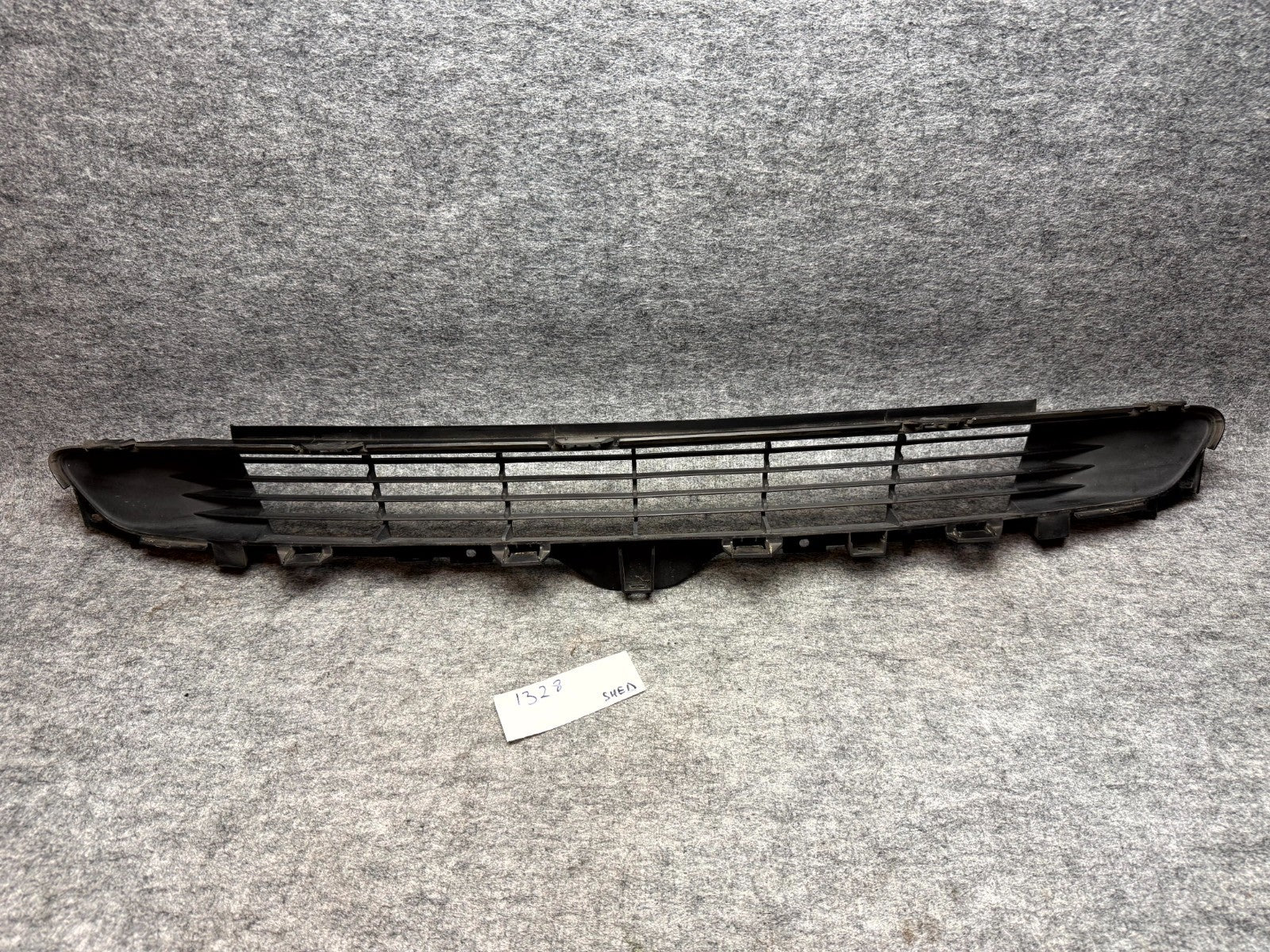 ♦️2017–2023 TESLA MODEL 3 FRONT BUMPER LOWER CENTER GRILLE OEM, 1085927-00-C