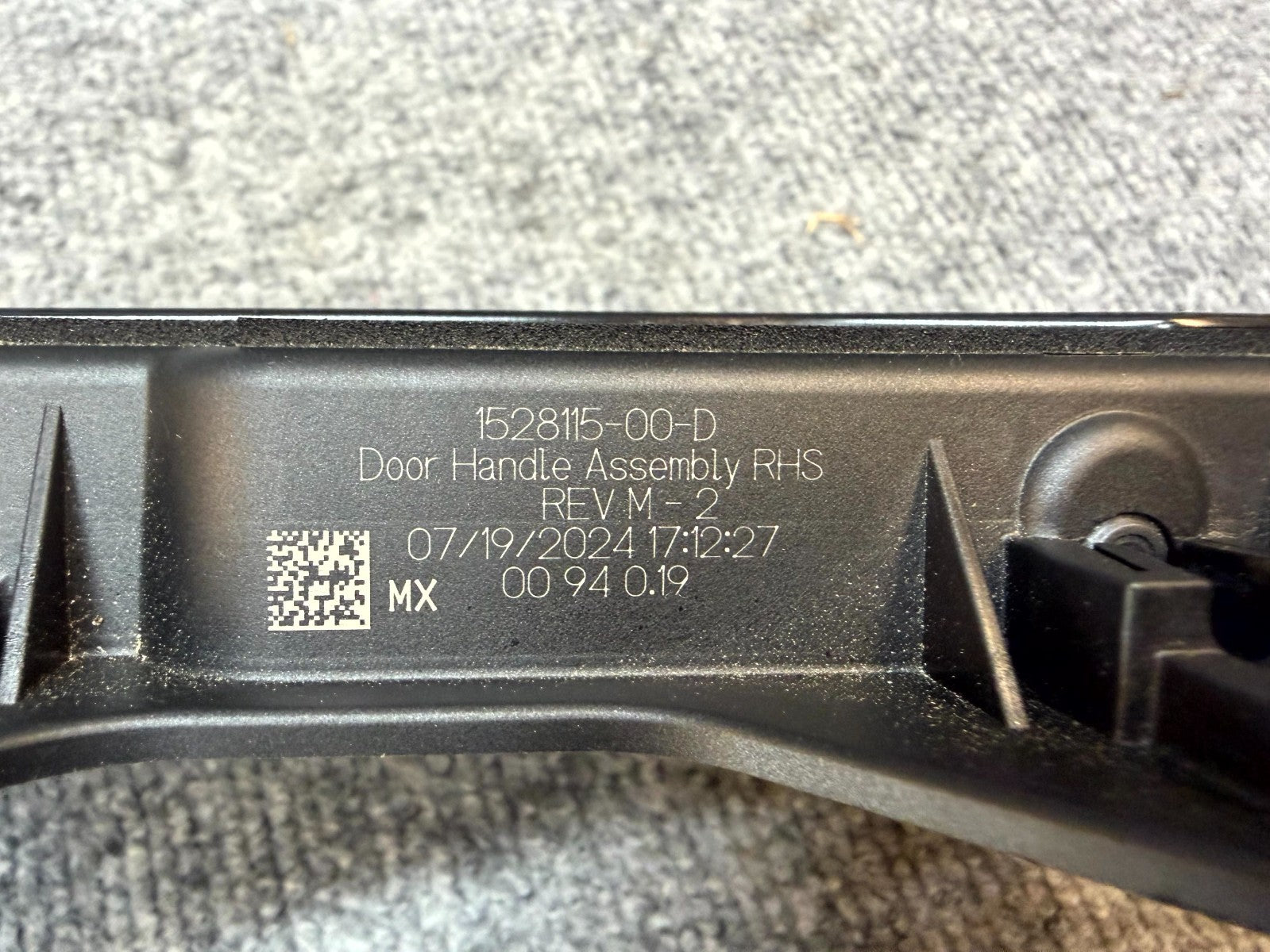 2020 - 2024 TESLA MODEL Y FRONT/REAR RIGHT SIDE DOOR HANDLE OEM, 1528115-00-D