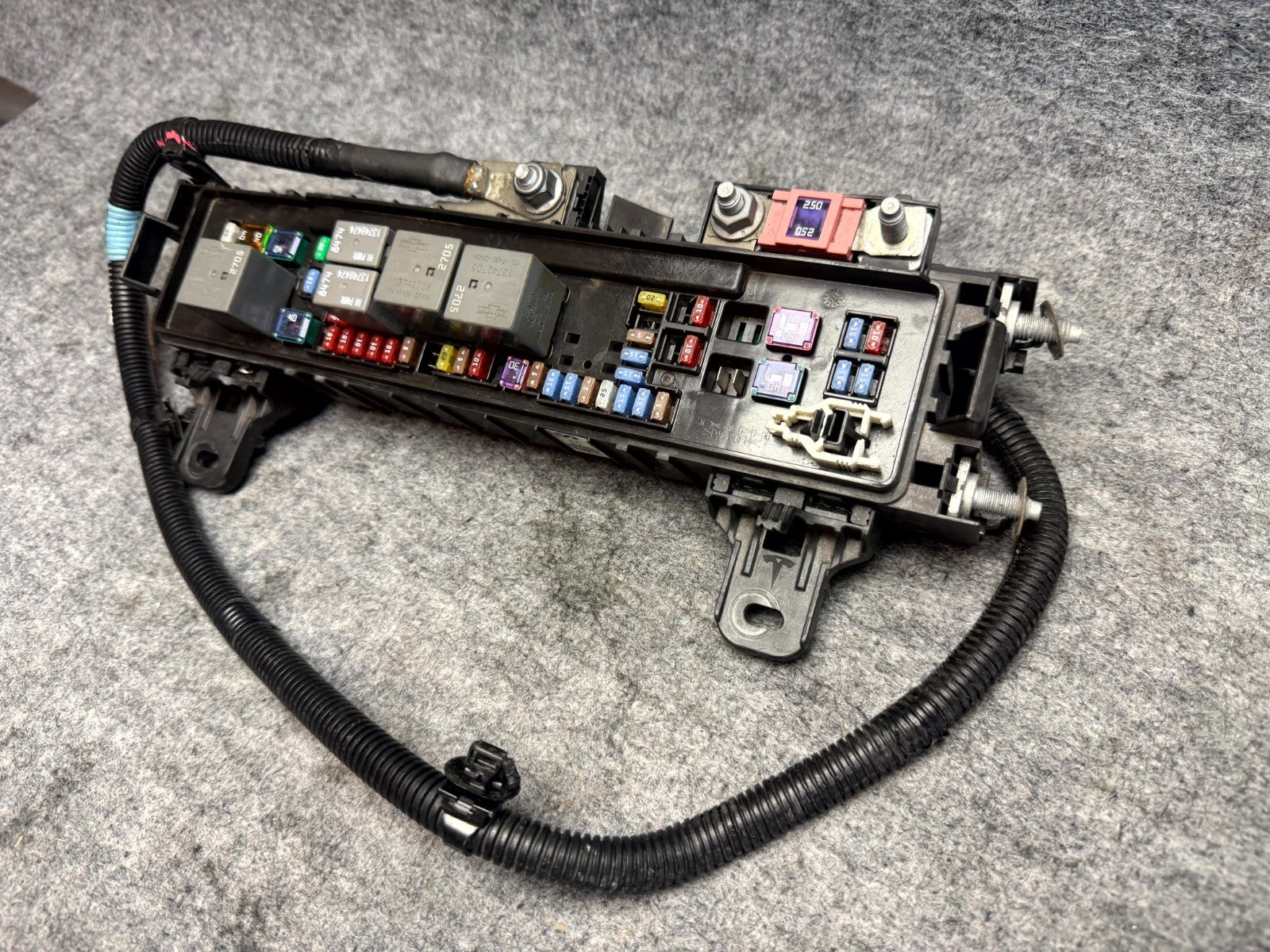 ♦️12-20 TESLA MODEL S FRONT FUSE BOX RELAY JUNCTION BOX OEM, 1034405-00-E