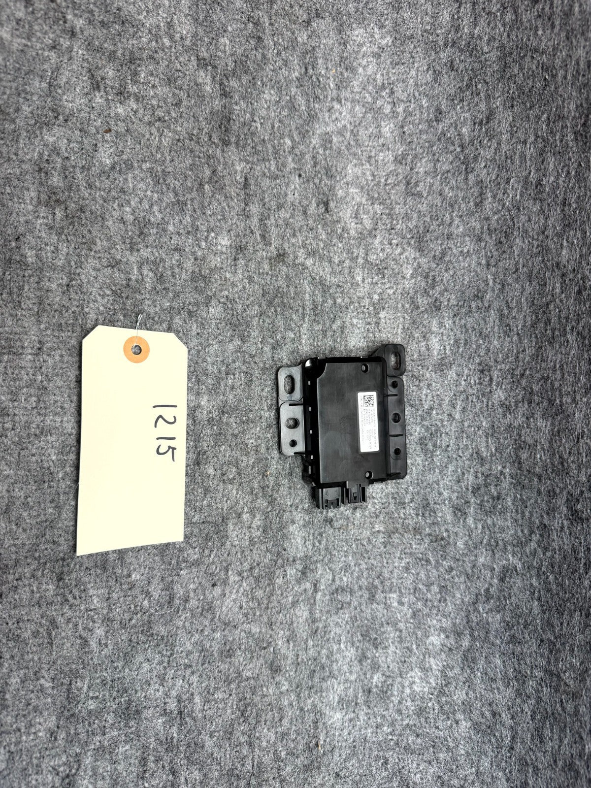 ♦️2017-2023 TESLA MODEL 3 FRONT USB HUB CHARGER CONTROL MODULE OEM, 1093295-00-A