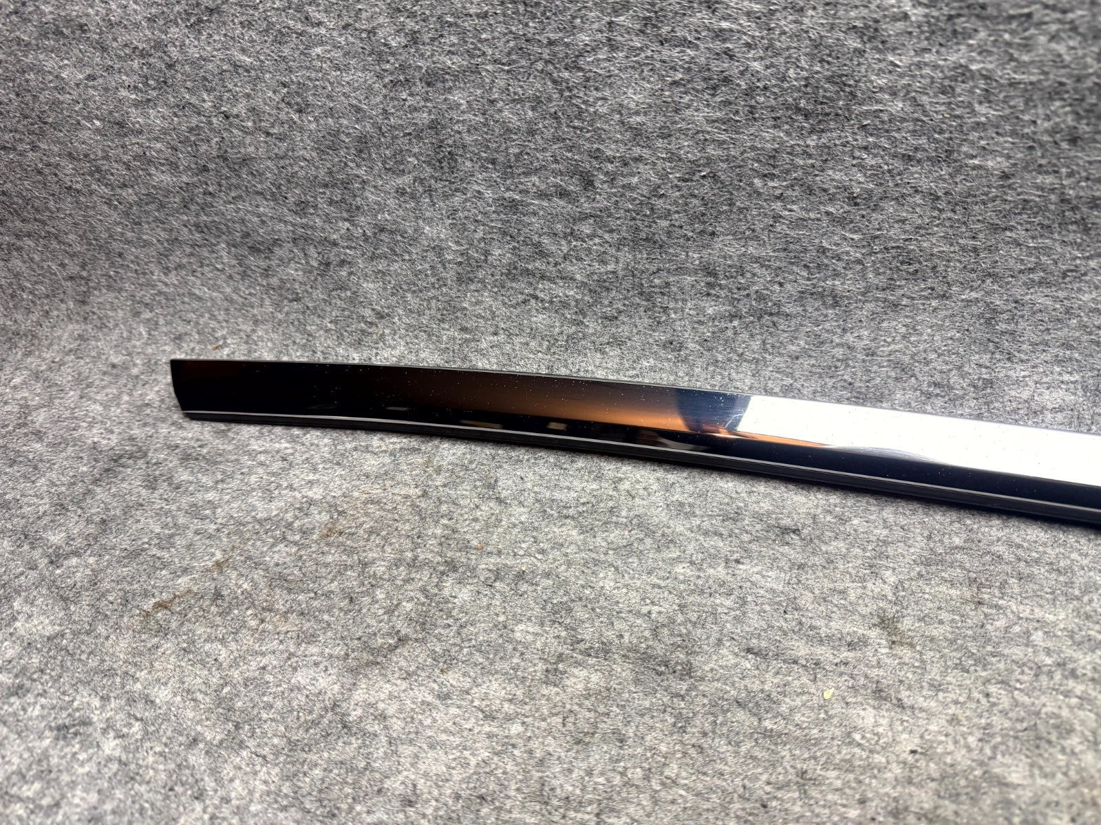 ♦️12-20 TESLA MODEL S REAR LEFT SIDE DOOR CHROME BELT MOLDING OEM, 1038395-80-A