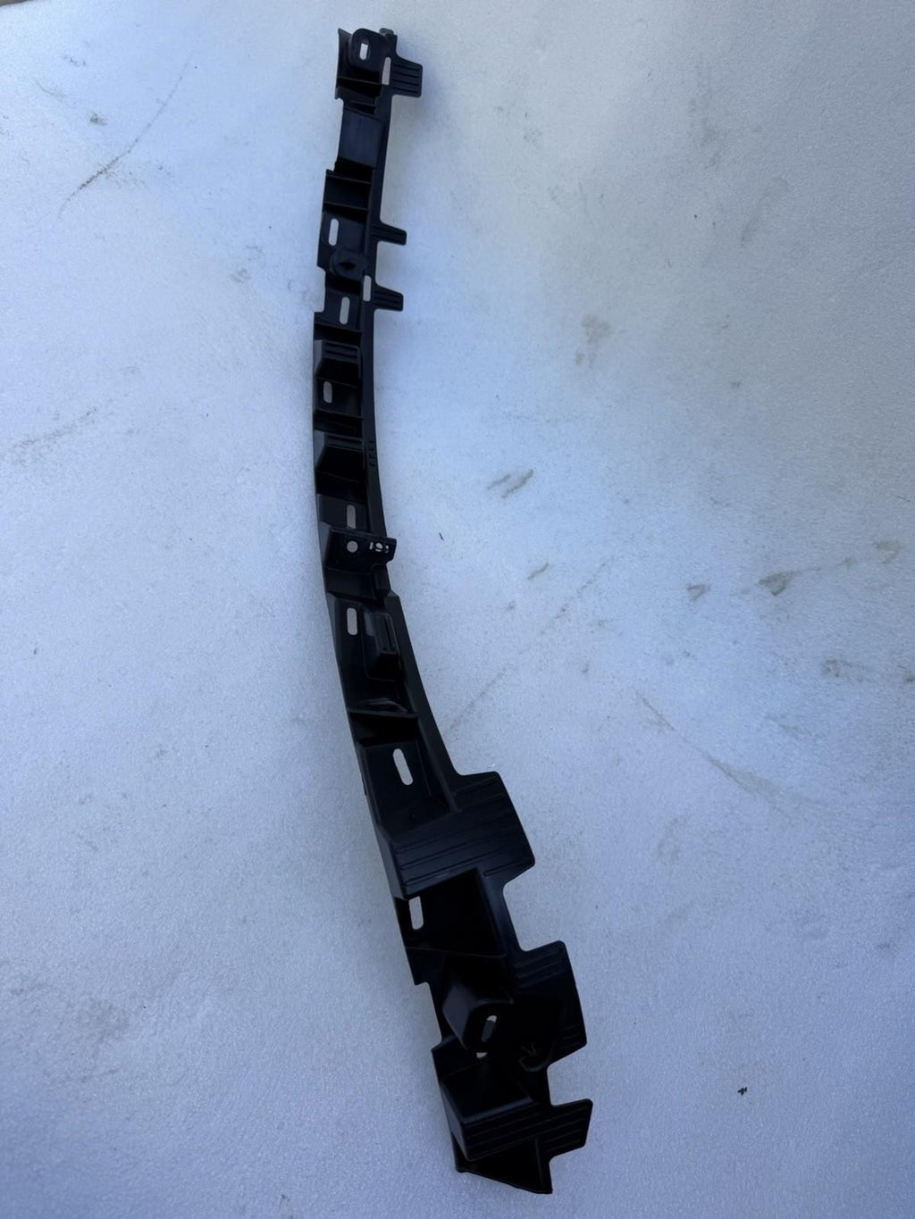 ♦️2016-24 TESLA MODEL X REAR RIGHT SIDE LOWER C PILLAR BRACKET OEM, 1079765-00-C