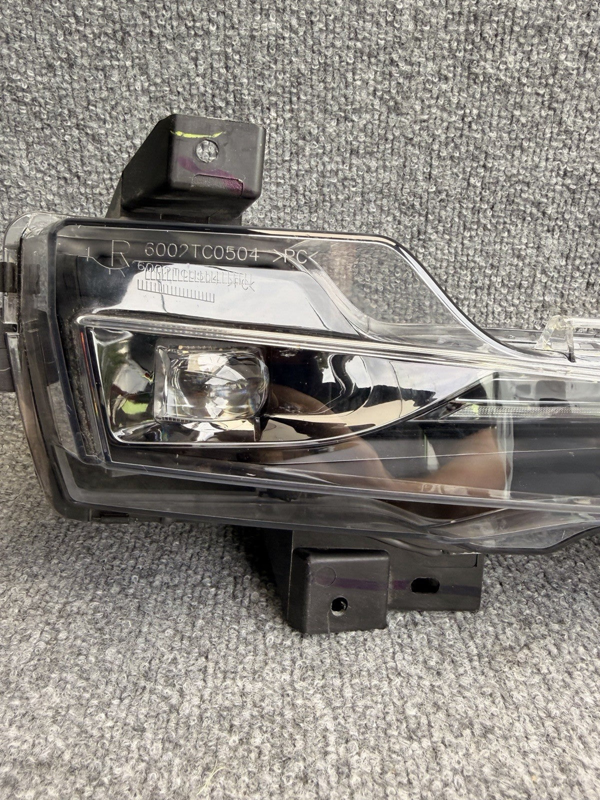 OEM 2017-2025 Tesla Model 3/Y LED Lower Front Fog Light 3-Pin 1077392-00-F
