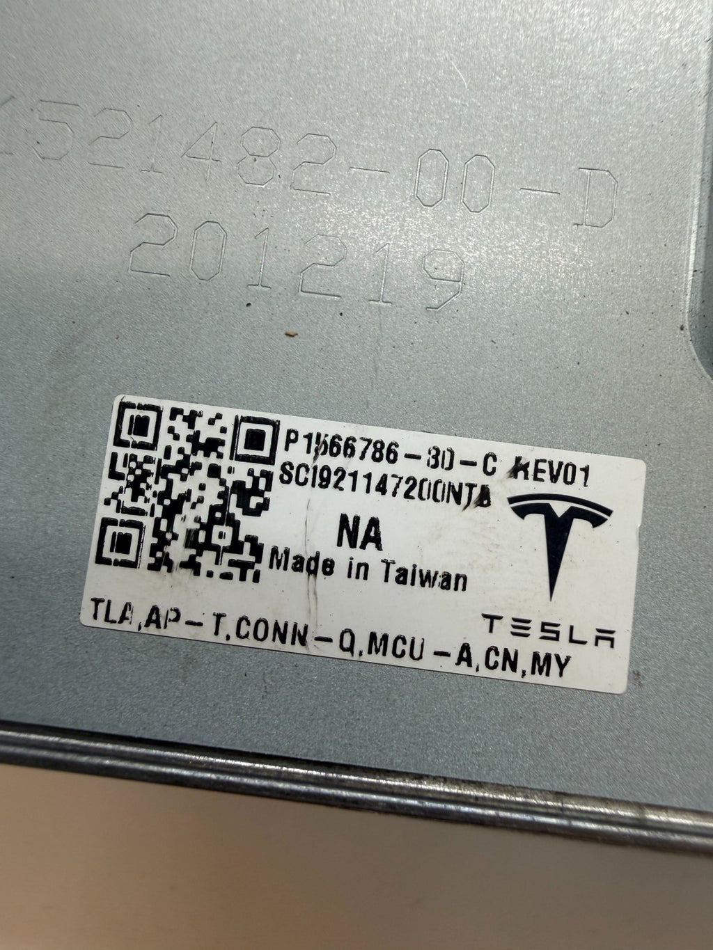 2017-2023 Tesla Model 3 Media Control Computer Module Unit MCU 1521482-00-D