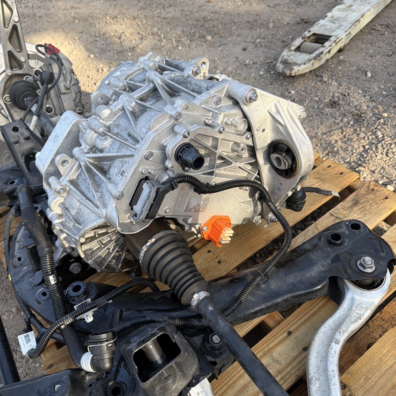 17-22 TESLA MODEL Y AWD FRONT SUSPENSION And ENGINE, SUBFRAME  COMPLETELY OEM