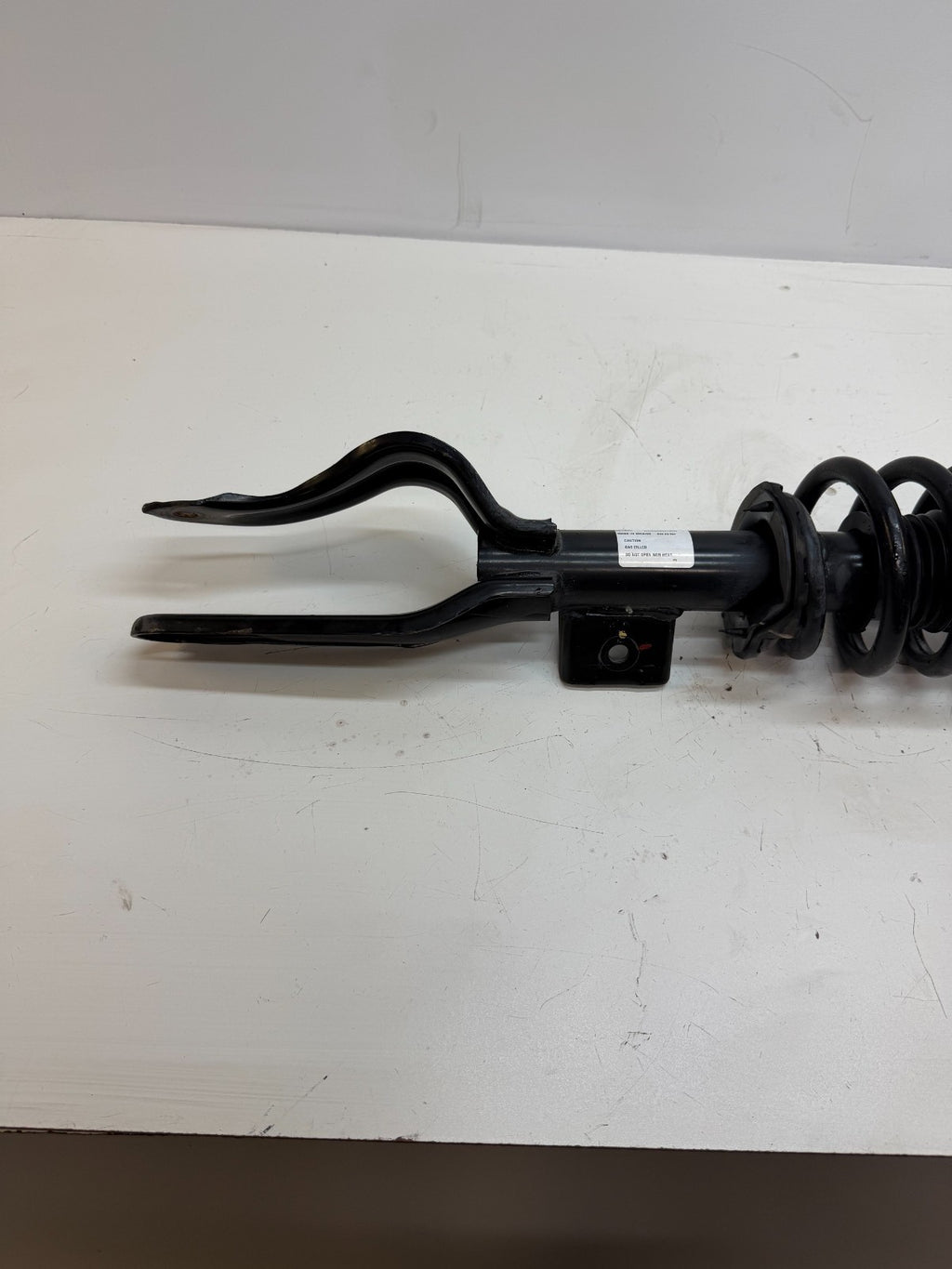 2020-2024 Tesla Model Y Front Right Passenger Shock Strut 1188368-00-E