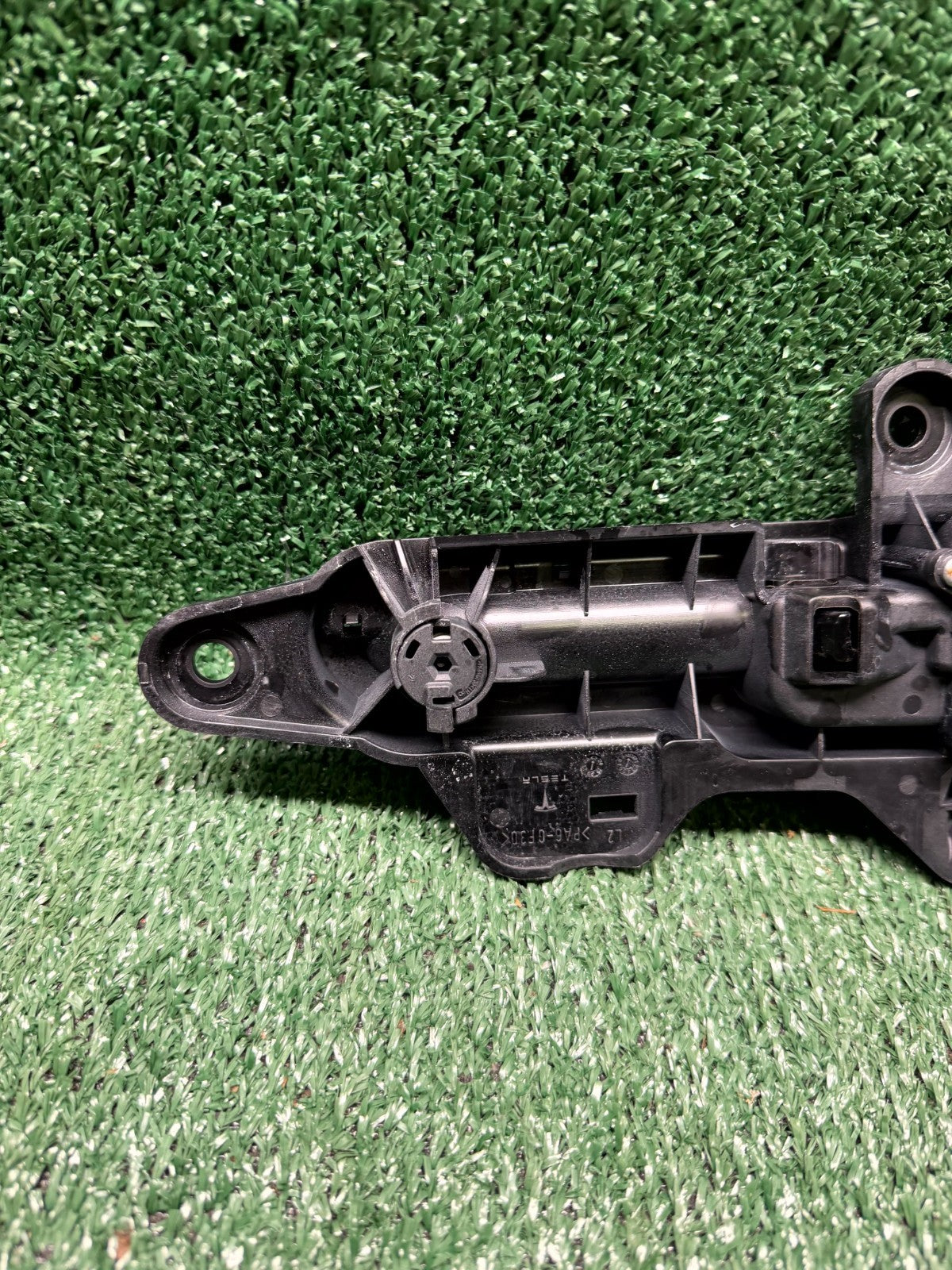 ♦️2020–2024 TESLA MODEL Y LEFT DRIVER SIDE EXTERIOR DOOR HANDLE OEM 1528114-00-D